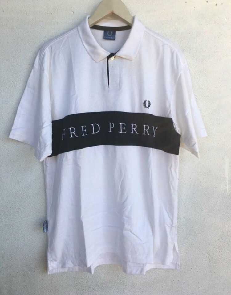 Fred Perry Vintage Fred Perry spell out big logo polo shirt Size US L / EU 52-54 / 3 - 1 Thumbnail