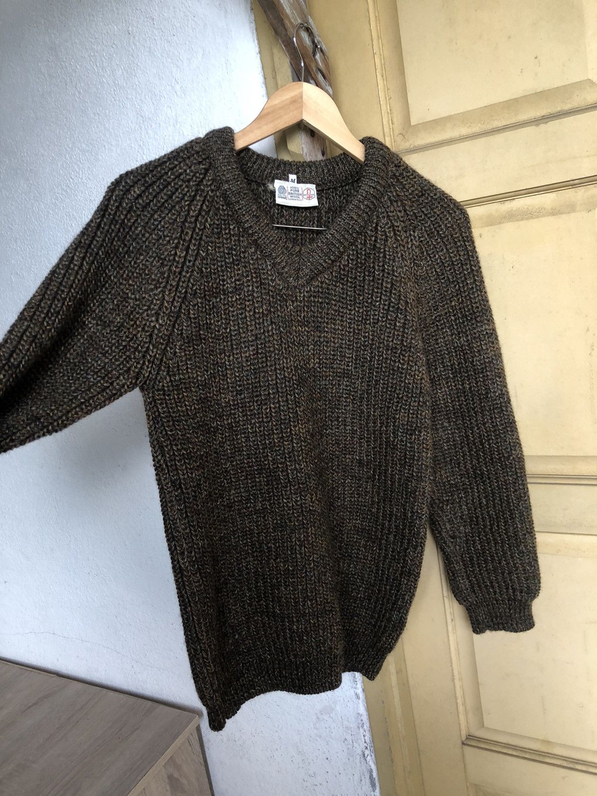 Handmade Vintage British Wool Minimalist Cable Knit Sweater Size US M / EU 48-50 / 2 - 13 Thumbnail