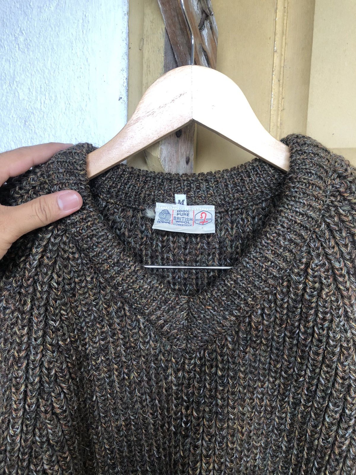Handmade Vintage British Wool Minimalist Cable Knit Sweater Size US M / EU 48-50 / 2 - 17 Thumbnail