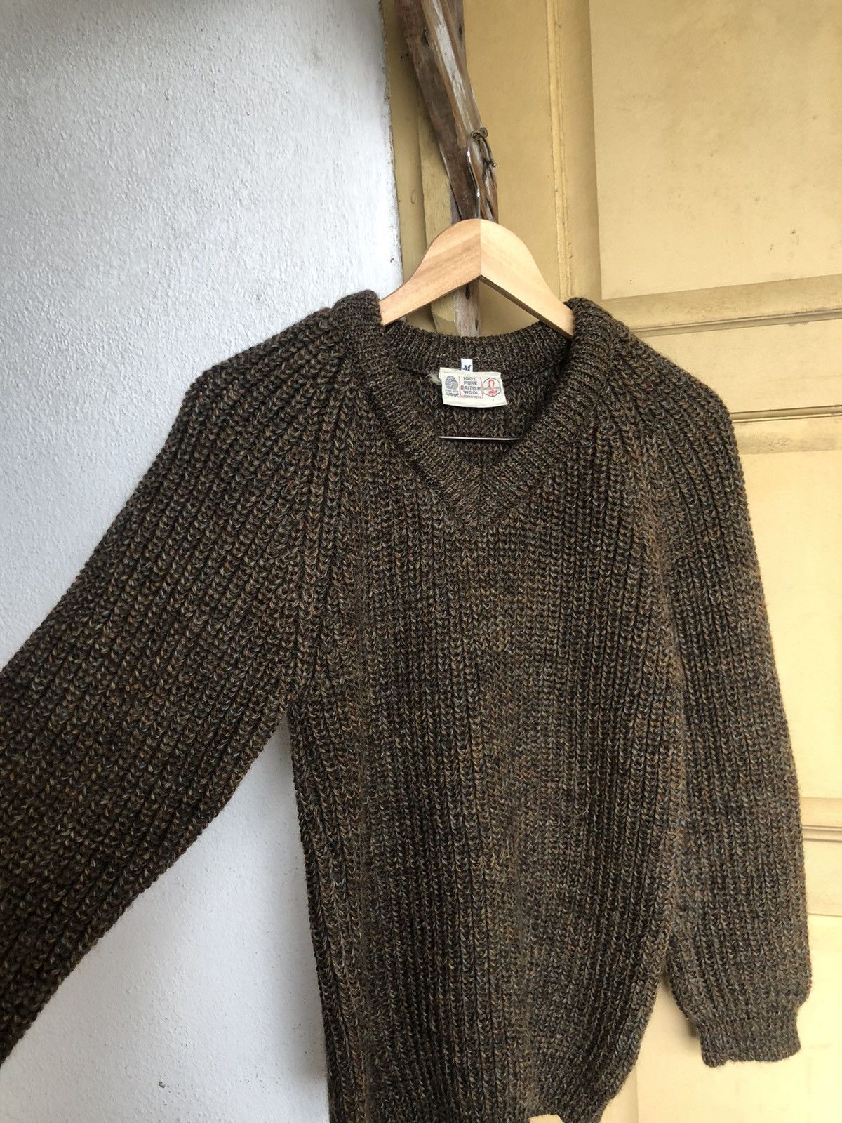 Handmade Vintage British Wool Minimalist Cable Knit Sweater Size US M / EU 48-50 / 2 - 8 Thumbnail