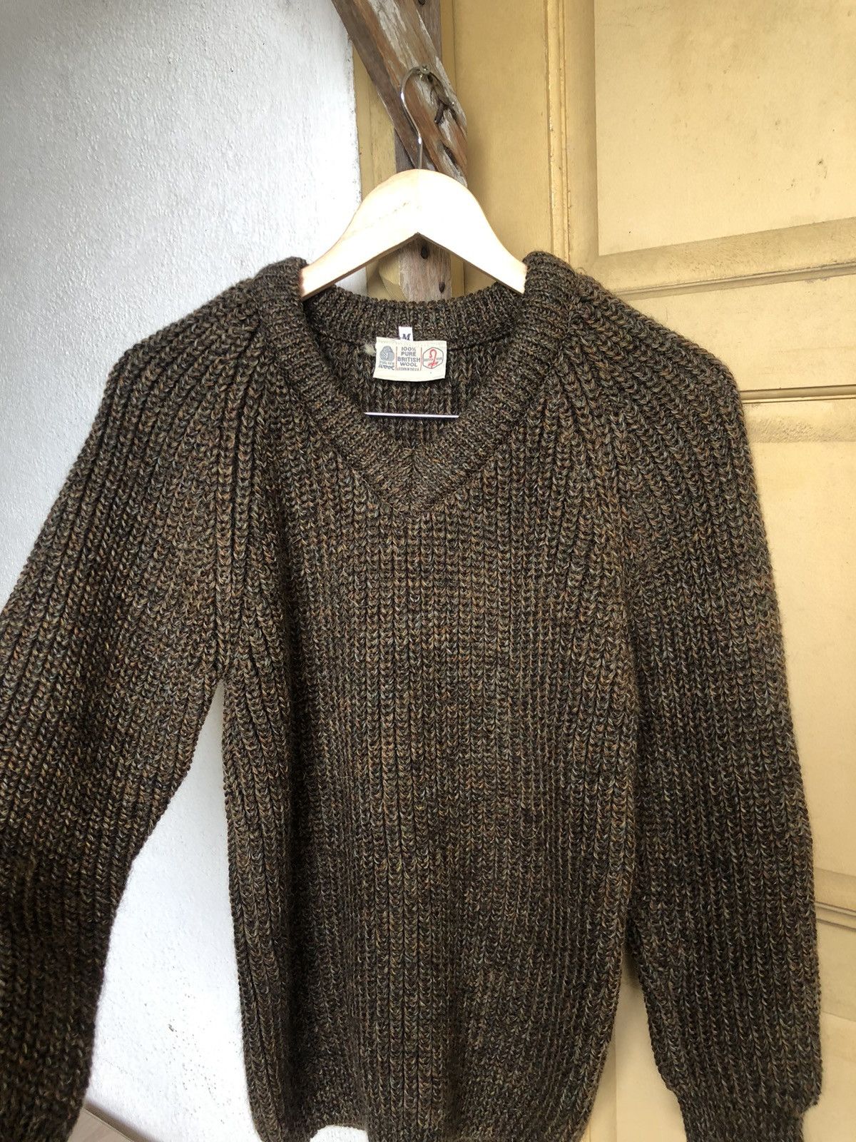 Handmade Vintage British Wool Minimalist Cable Knit Sweater Size US M / EU 48-50 / 2 - 10 Thumbnail