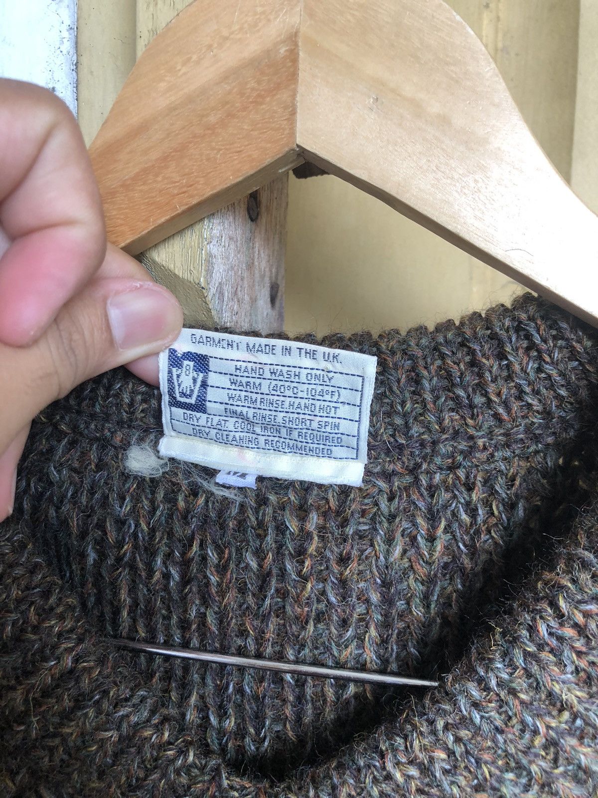 Handmade Vintage British Wool Minimalist Cable Knit Sweater Size US M / EU 48-50 / 2 - 16 Thumbnail