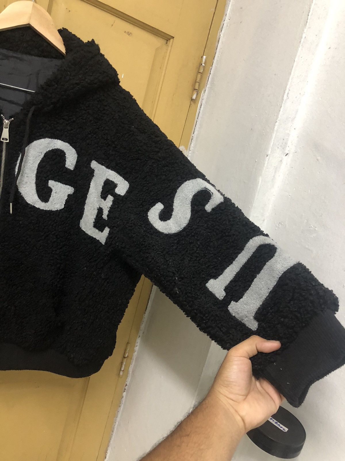 Japanese Brand Nice❗️SHEENA Spell Out Over Size Deep Pile Hoodie Size L / US 10 / IT 46 - 7 Thumbnail