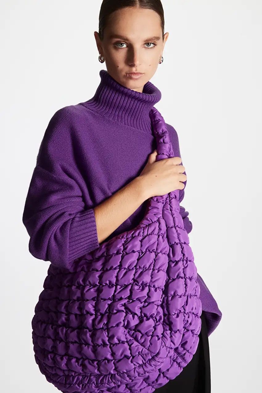 【COS】 Quilted Oversized Shoulder Bag : Purple COS Quilted Oversized Shoulder Bag Purple 0916460021 / 100