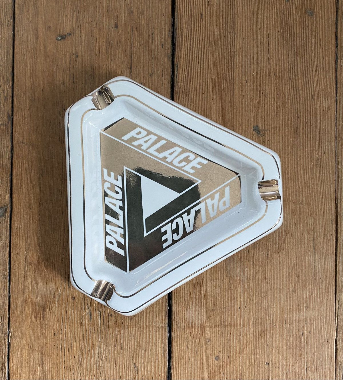 palace skateboards ash tray