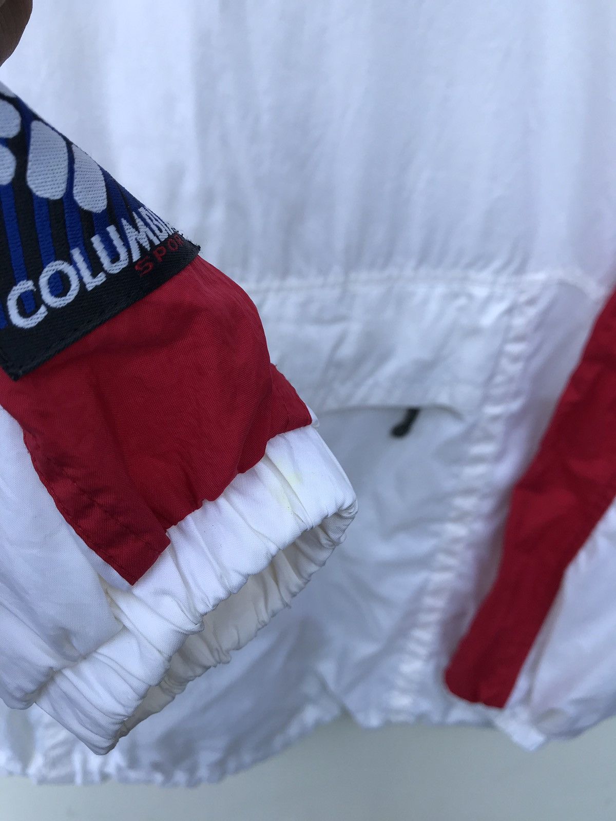 Columbia Vintage Columbia Windbreaker Hoodie Streetwear Jacket Size US XL / EU 56 / 4 - 4 Thumbnail