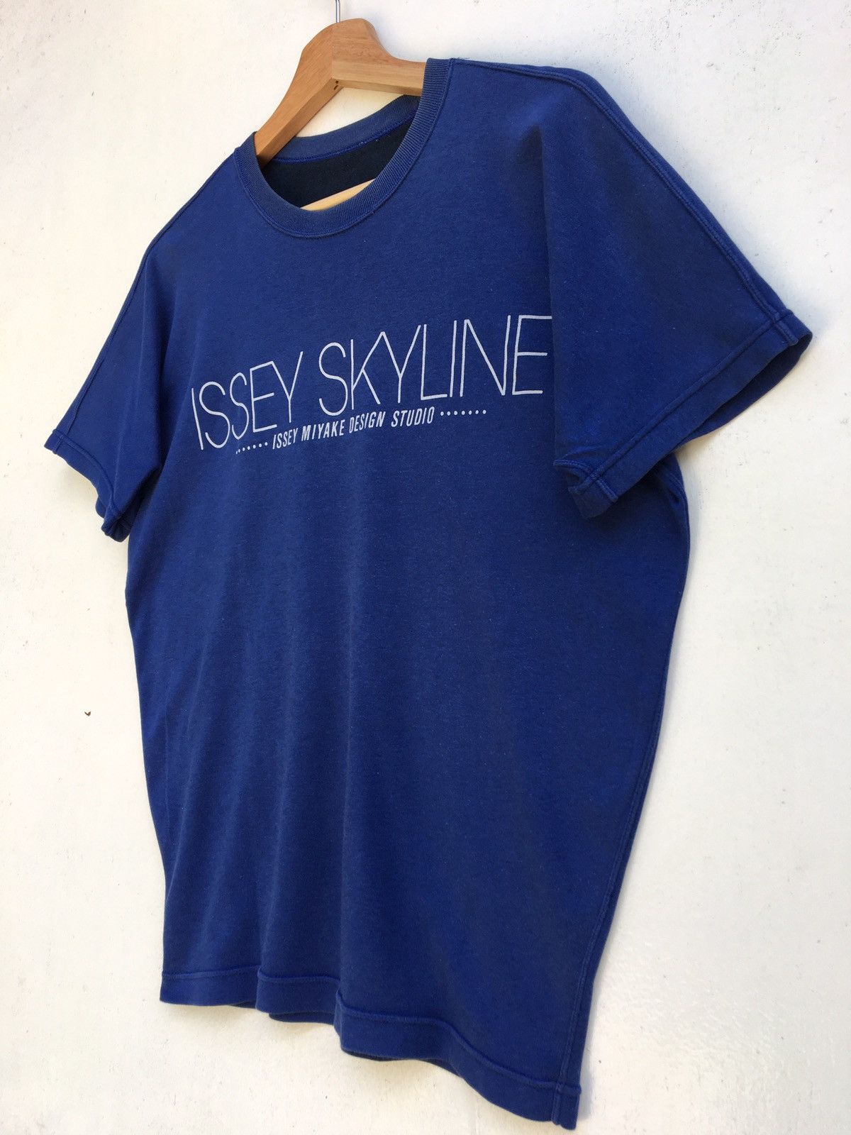 Issey Miyake Vtg 90s Issey Miyake Nissan Skyline Tshirt Slim Tapered Size US M / EU 48-50 / 2 - 2 Thumbnail