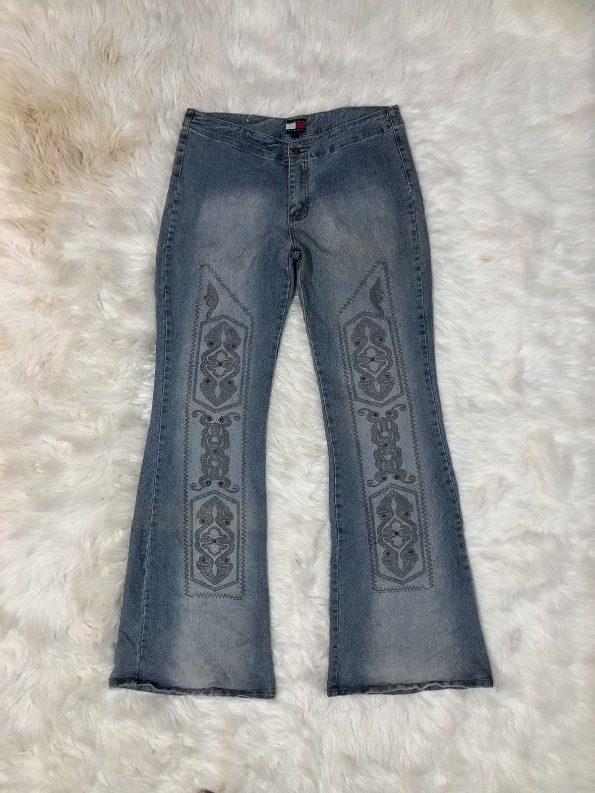 Tommy Hilfiger × Vintage Vintage Tommy Hilfiger embroider Bootcut flare jeans Size US 32 / EU 48 - 1 Thumbnail