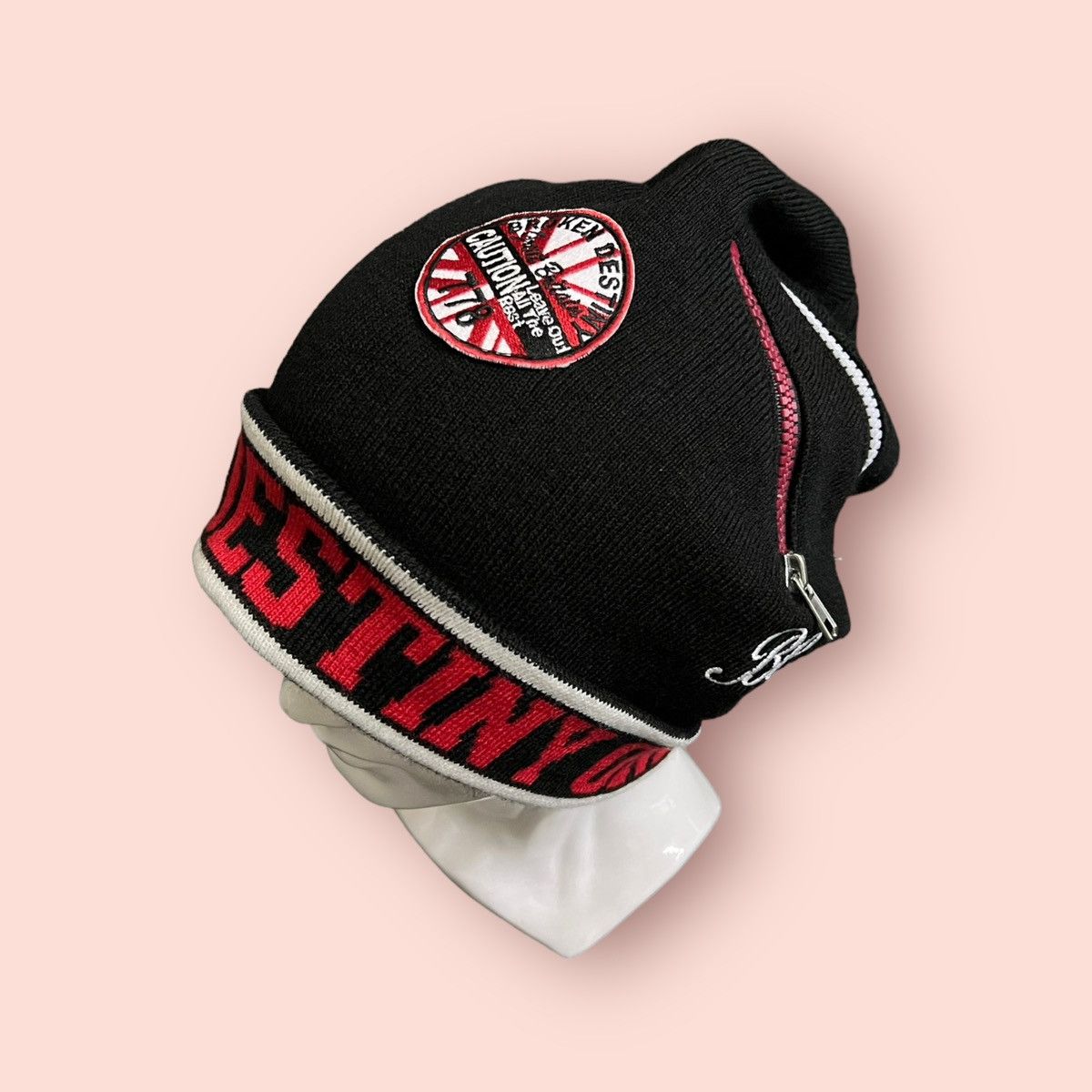 Hysteric Glamour × Japanese Brand × Seditionaries PROPAGANDA PATCHES ZIPPED POCKETS CUFFED BEANIE Size ONE SIZE - 8 Thumbnail