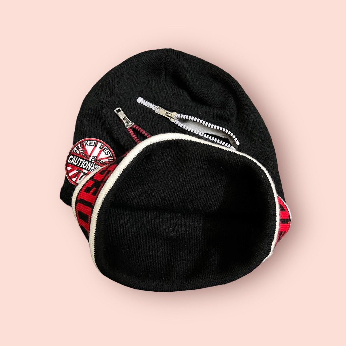 Hysteric Glamour × Japanese Brand × Seditionaries PROPAGANDA PATCHES ZIPPED POCKETS CUFFED BEANIE Size ONE SIZE - 13 Thumbnail