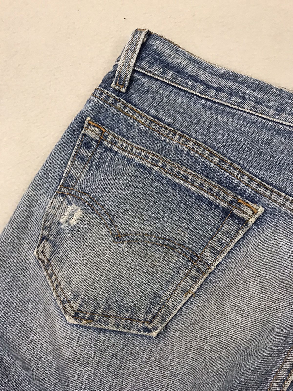 Levi's × Vintage Vintage Levi's 501xx Faded Ripped Denim Size US 34 / EU 50 - 6 Thumbnail