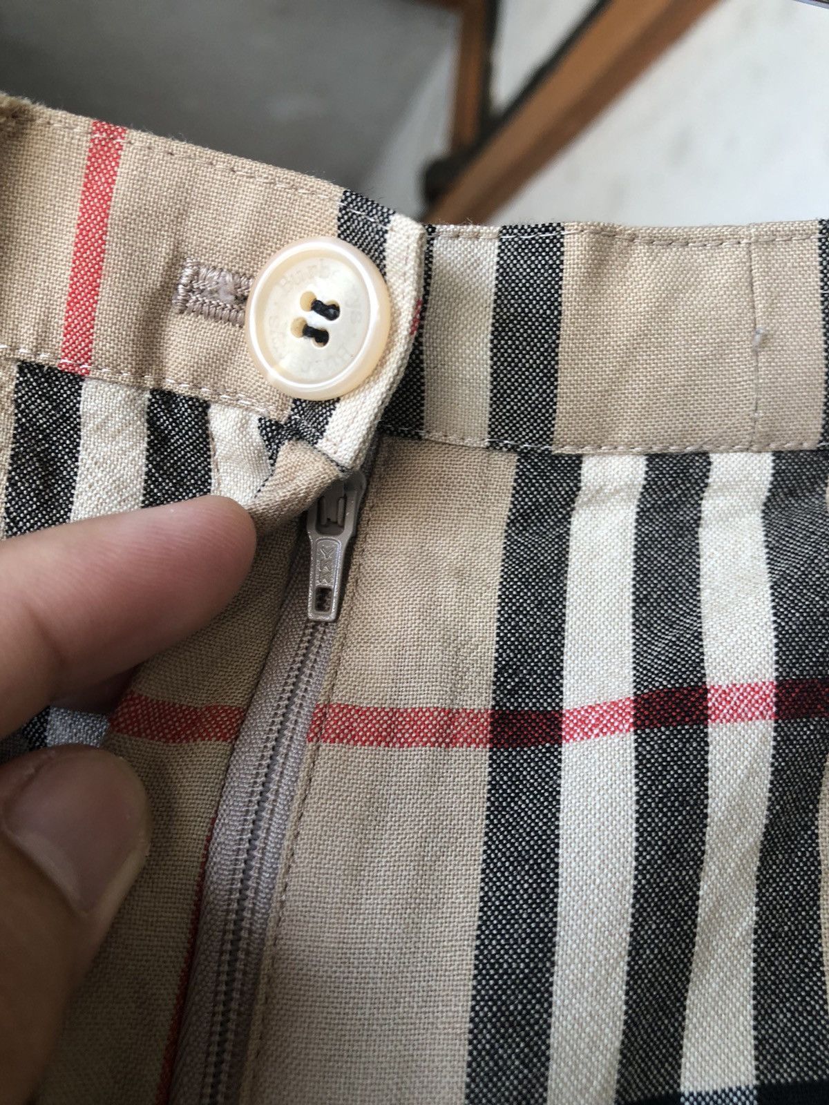 Burberry Vintage Burberry Nova Check Distressed Trousers Pants Size 27" / US 4 / IT 40 - 10 Thumbnail