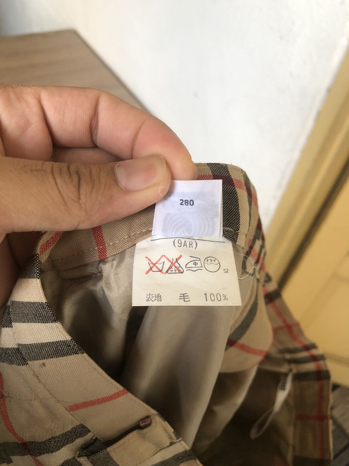 Burberry Vintage Burberry Nova Check Distressed Trousers Pants Size 27" / US 4 / IT 40 - 15 Thumbnail