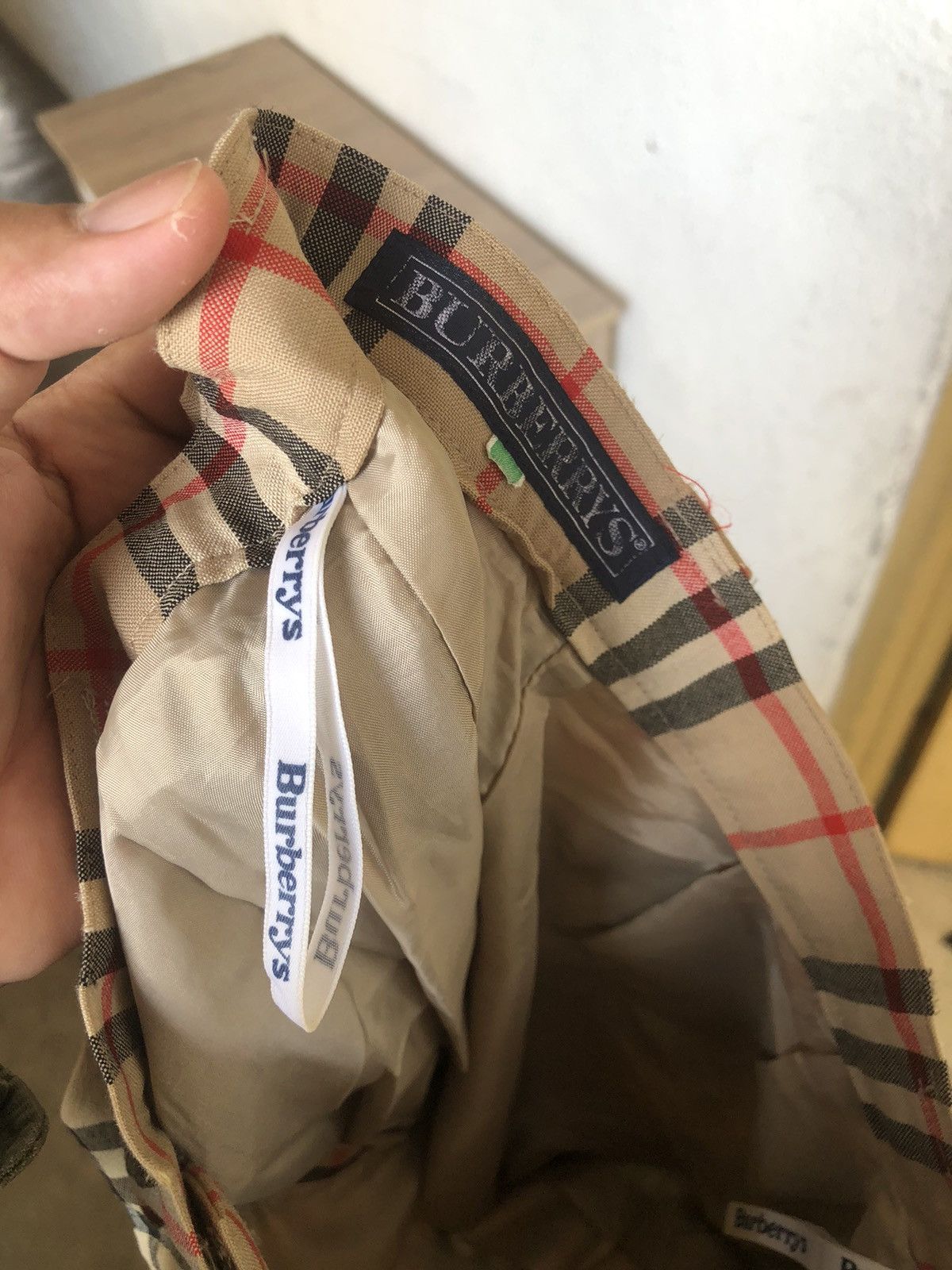 Burberry Vintage Burberry Nova Check Distressed Trousers Pants Size 27" / US 4 / IT 40 - 17 Thumbnail