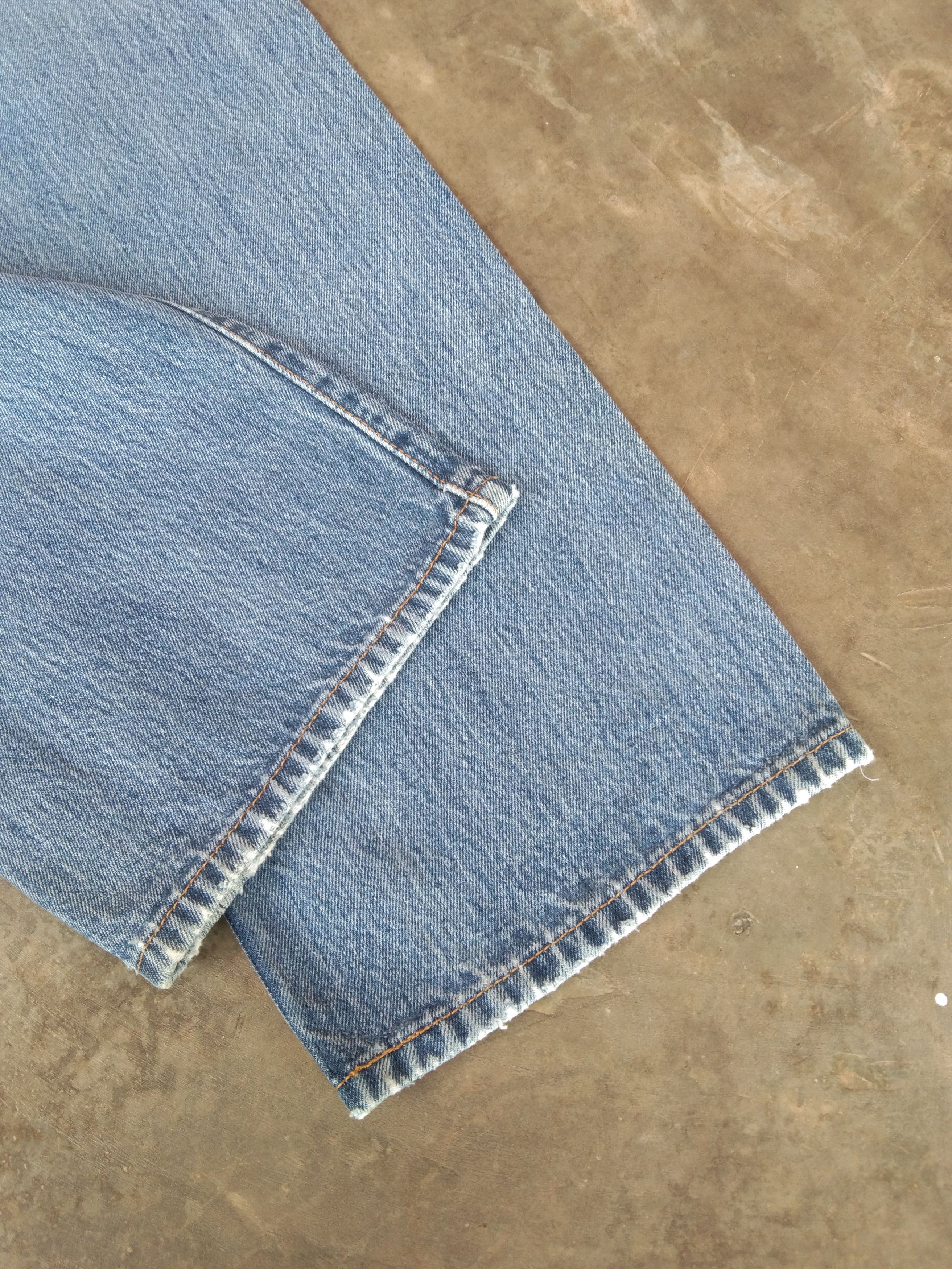 Levi's Vintage Levi's 501 Faded Blue Straight Leg Jeans 36x30 Size US 36 / EU 52 - 4 Thumbnail