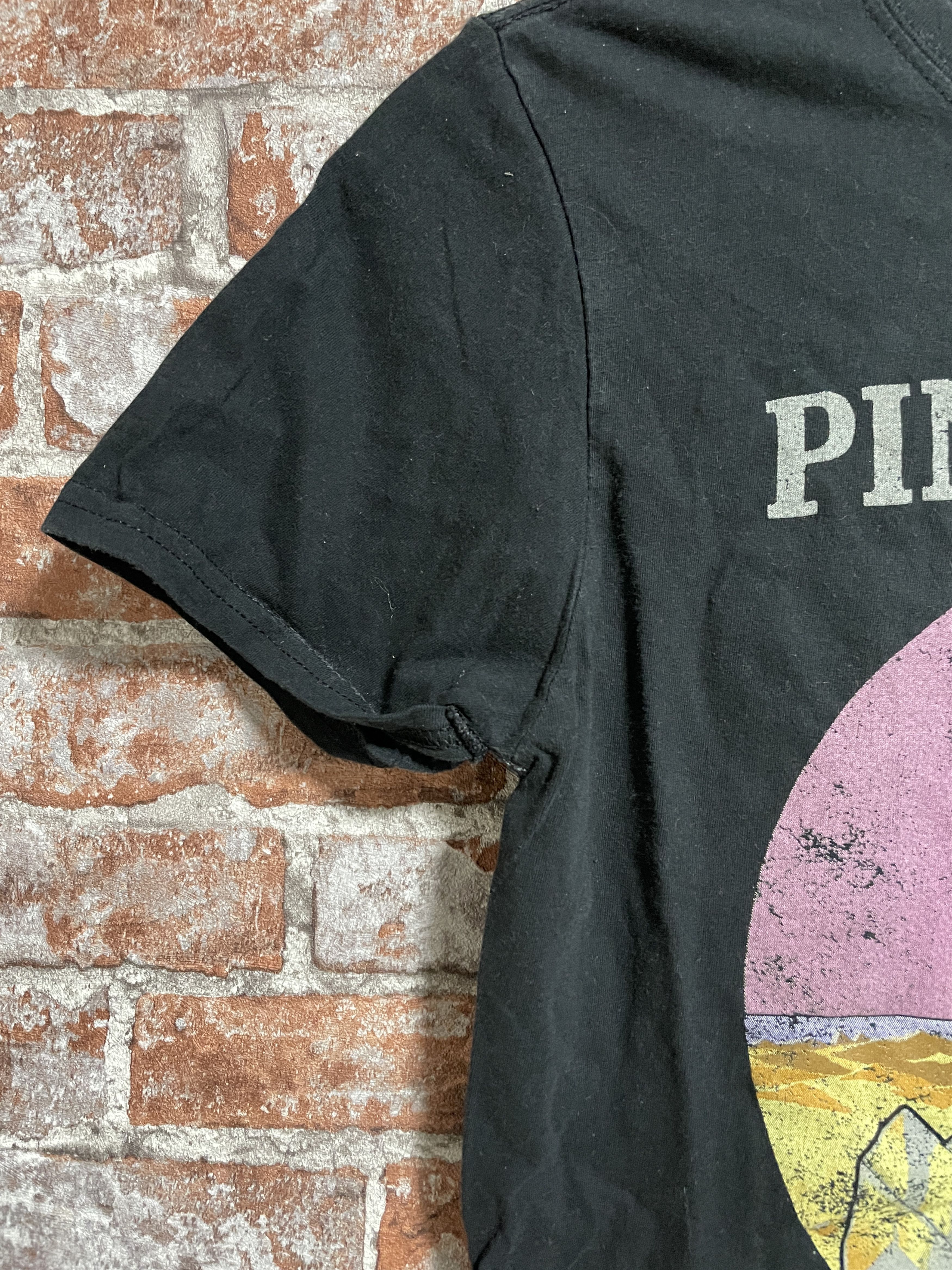 Band Tees Vintage 2000s Pink Floyd Rock Band T-shirt Size US S / EU 44-46 / 1 - 3 Thumbnail