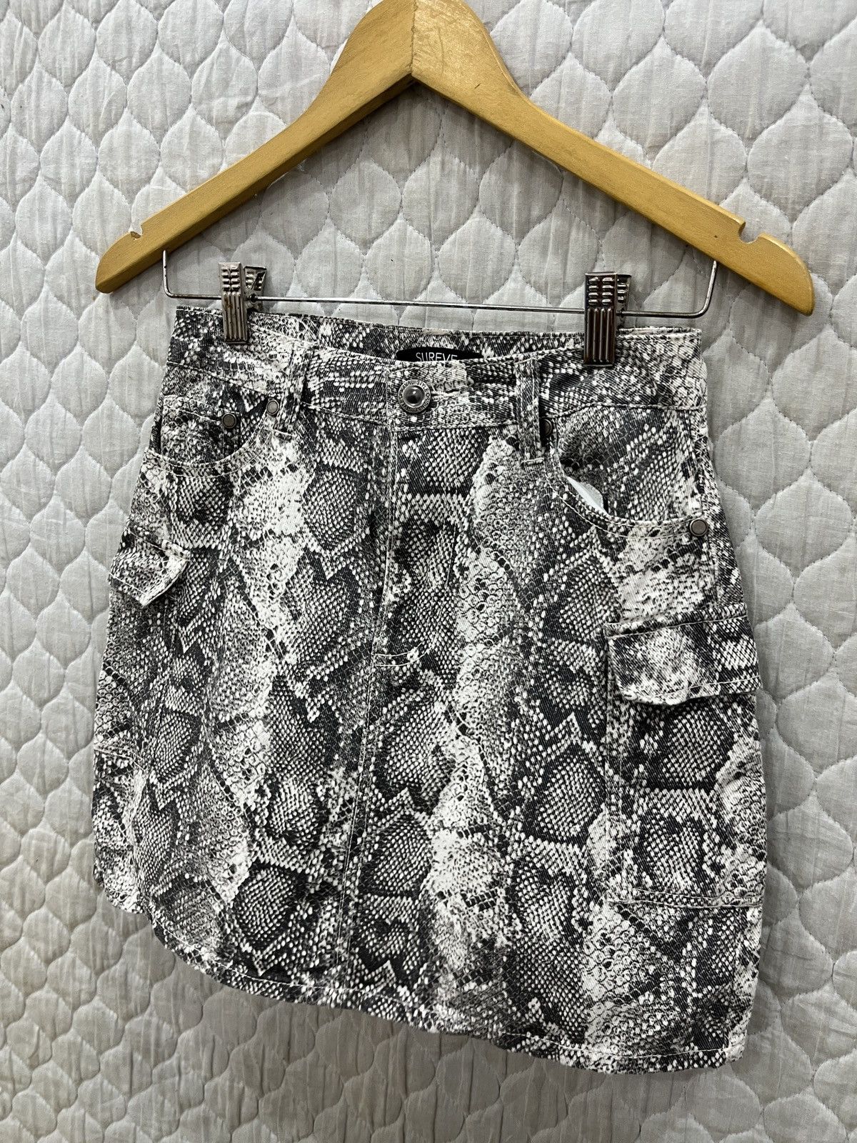 Japanese Brand (Zzz). SUREVE HYPEBEAST SKIRTS Size 26" / US 2 / IT 38 - 2 Thumbnail