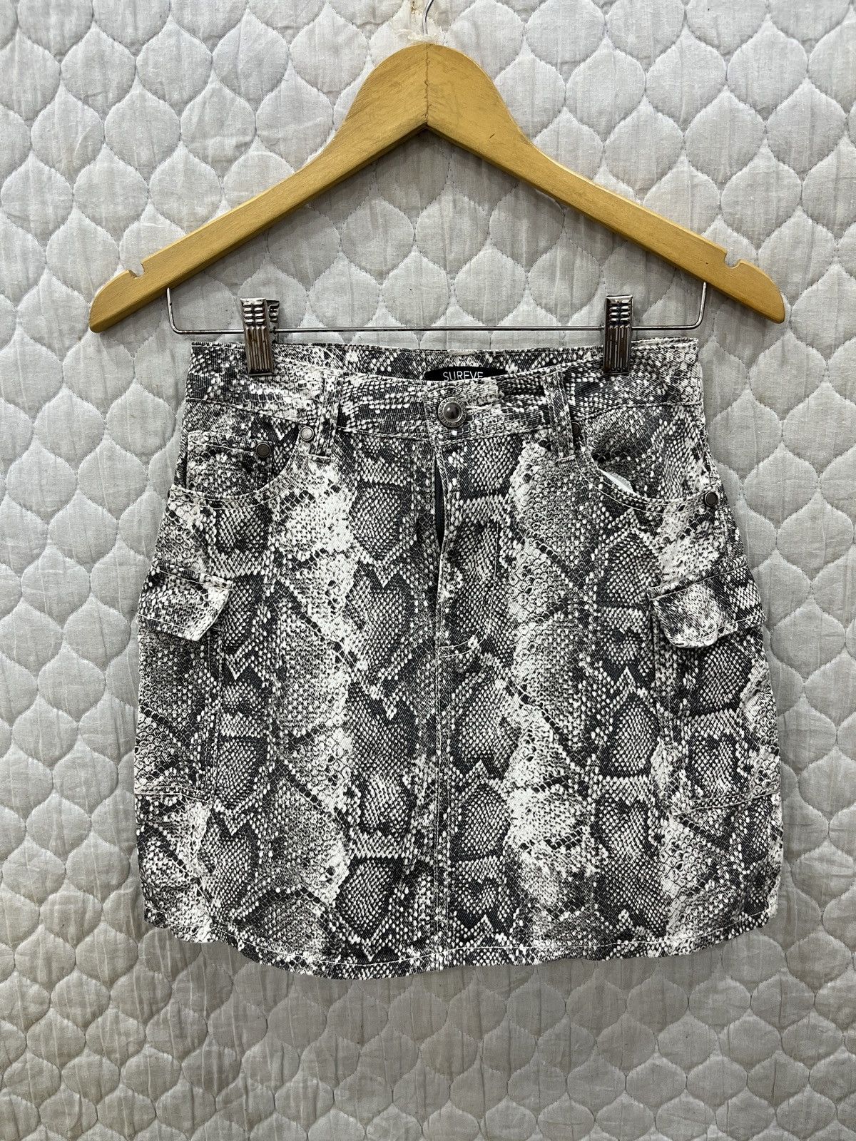 Japanese Brand (Zzz). SUREVE HYPEBEAST SKIRTS Size 26" / US 2 / IT 38 - 1 Thumbnail