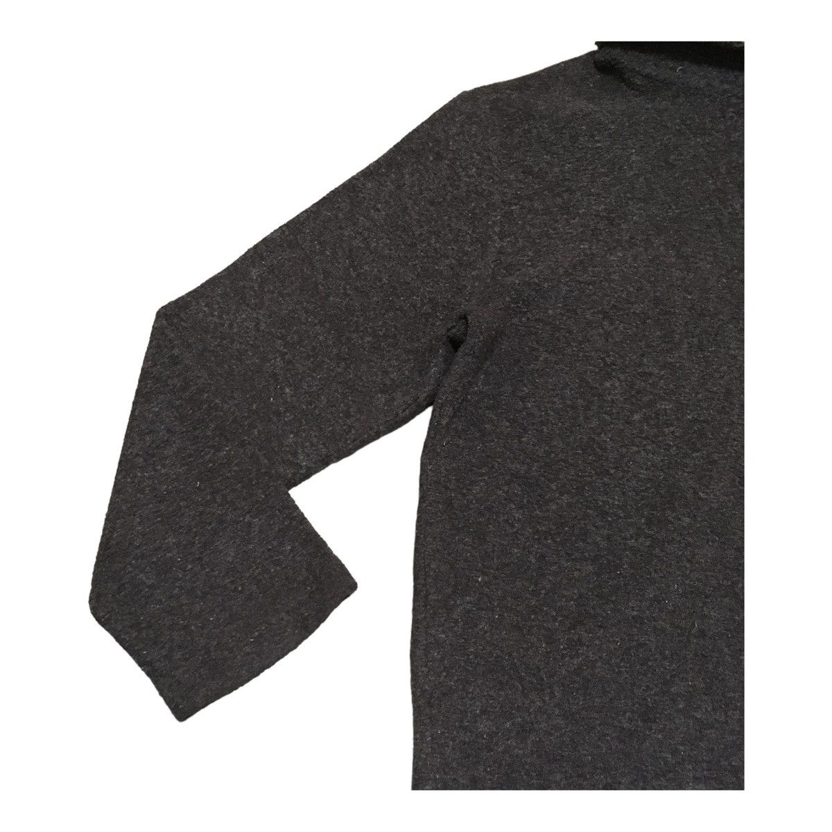 Designer × Fendi Rare Design Vintage Brand Fendi Turtle Neck Wool 1990s Size US M / EU 48-50 / 2 - 5 Thumbnail