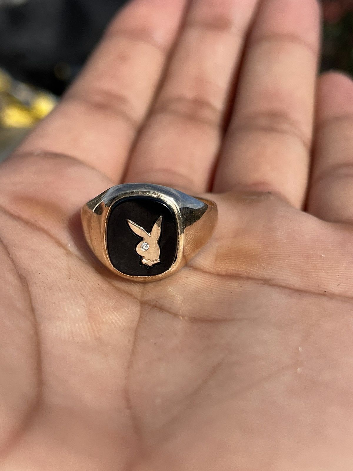 VINTAGE VVS1 DIAMOND 9CT GOLD SQUARE PLAYBOY ONYX RING
