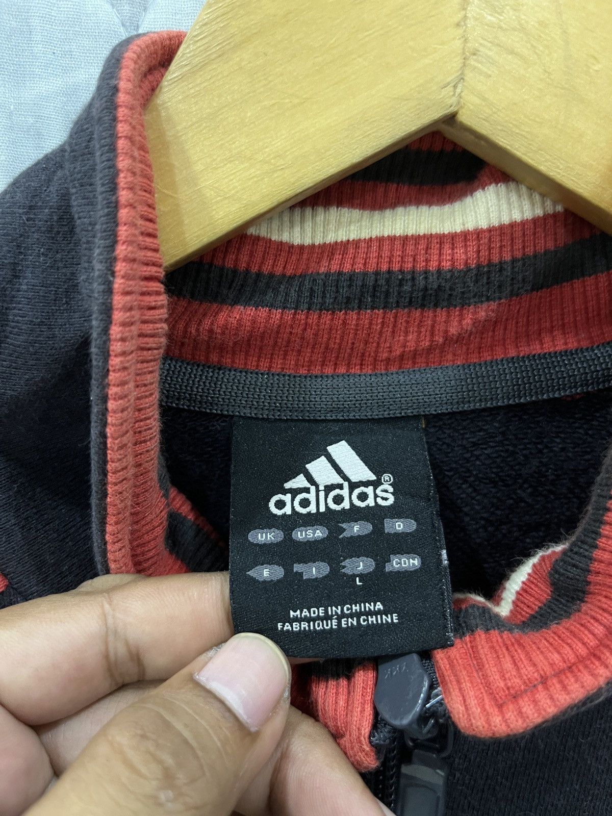Adidas (Zzz). VINTAGE ADIDAS SWEATER Size US S / EU 44-46 / 1 - 4 Thumbnail