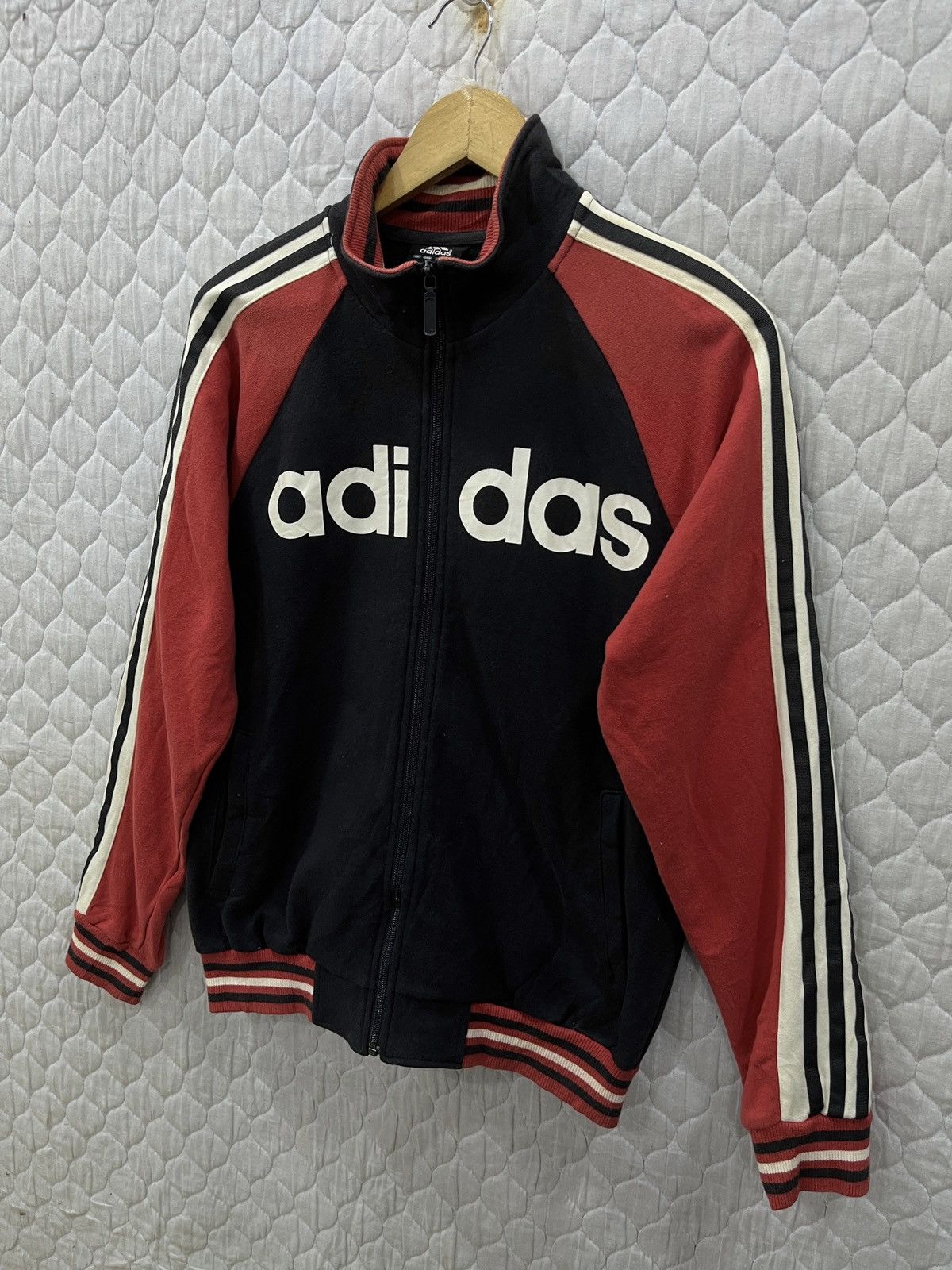 Adidas (Zzz). VINTAGE ADIDAS SWEATER Size US S / EU 44-46 / 1 - 2 Thumbnail