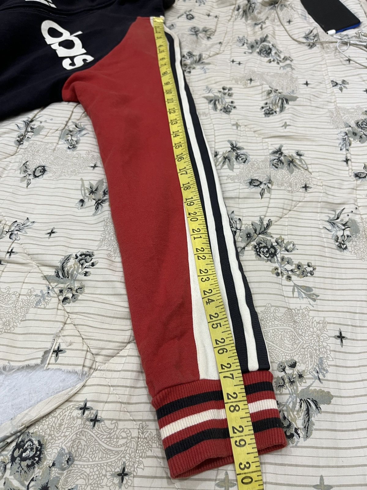Adidas (Zzz). VINTAGE ADIDAS SWEATER Size US S / EU 44-46 / 1 - 12 Thumbnail