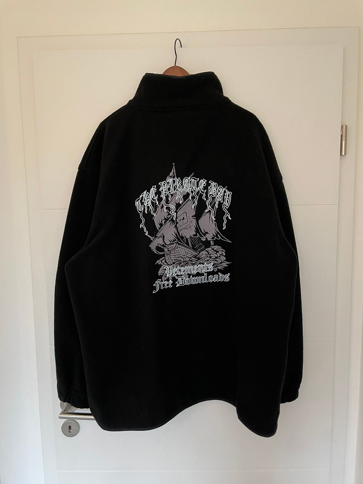 Pre-owned Vetements Fw19 Anti Social The Pirate Bay Fleece Jacket In Black