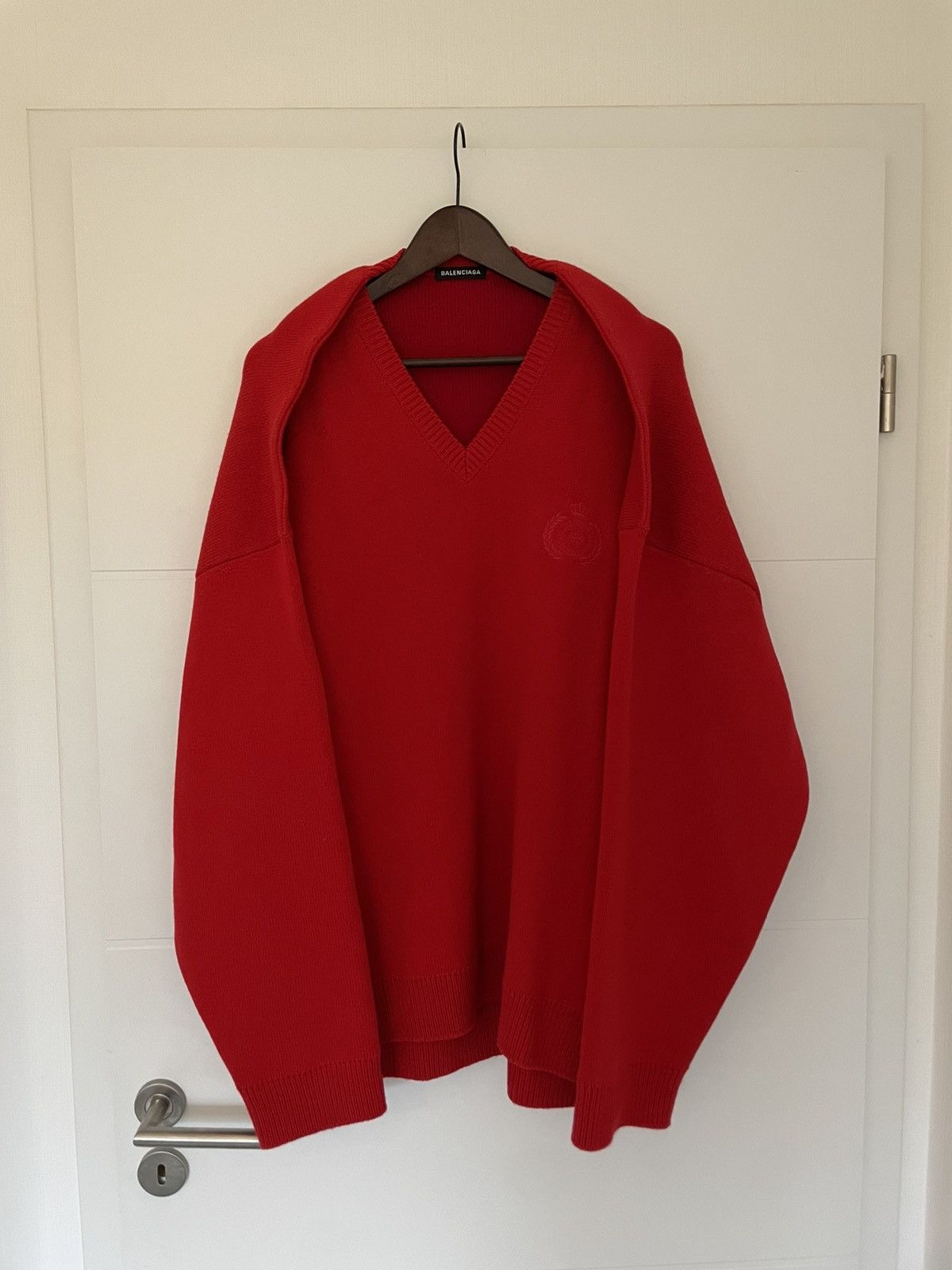 Balenciaga Balenciaga FW19 pinched shoulders knit v neck sweater Size US L / EU 52-54 / 3 - 1 Thumbnail