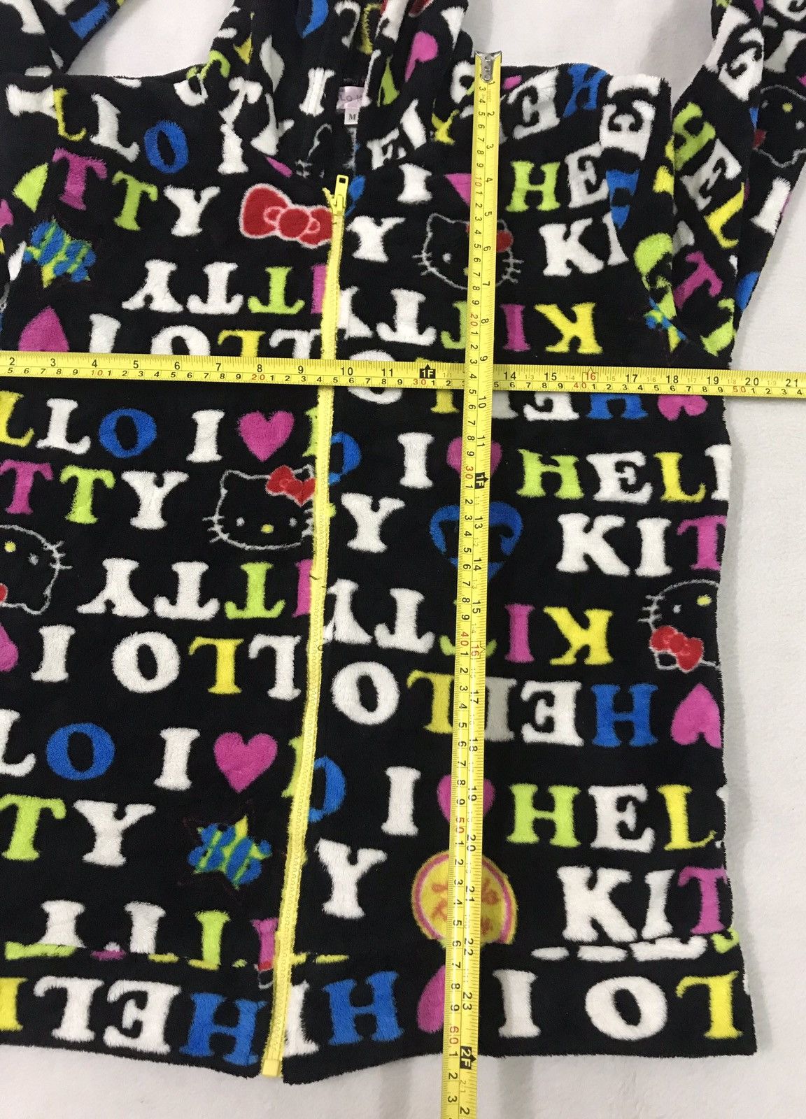 Japanese Brand × Vintage Full Print Fleece Hello Kitty Size M Nice Design Size US M / EU 48-50 / 2 - 4 Thumbnail