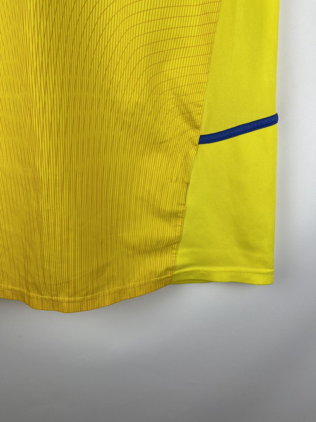 Nike Nike Leeds United 2002 2004 away soccer jersey football Size US L / EU 52-54 / 3 - 5 Thumbnail