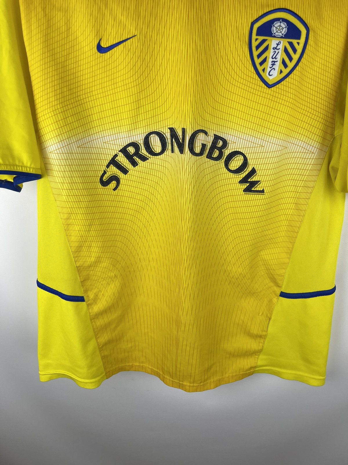 Nike Nike Leeds United 2002 2004 away soccer jersey football Size US L / EU 52-54 / 3 - 4 Thumbnail