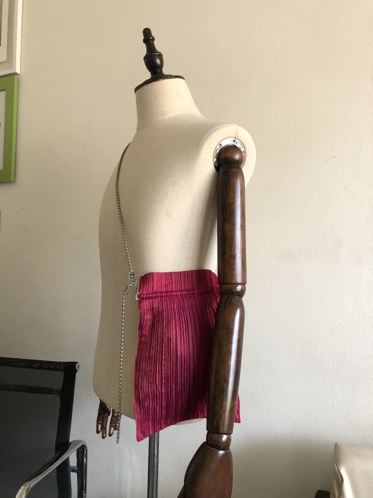 Pleats Please Issey Miyake 1990s Issey Miyake Pleat Please Chain Sling Bag Size ONE SIZE - 12 Thumbnail