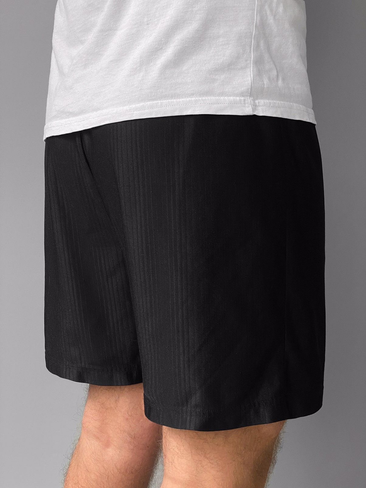 Vintage Vintage Nike Y2K Shorts Size US 34 / EU 50 - 2 Thumbnail