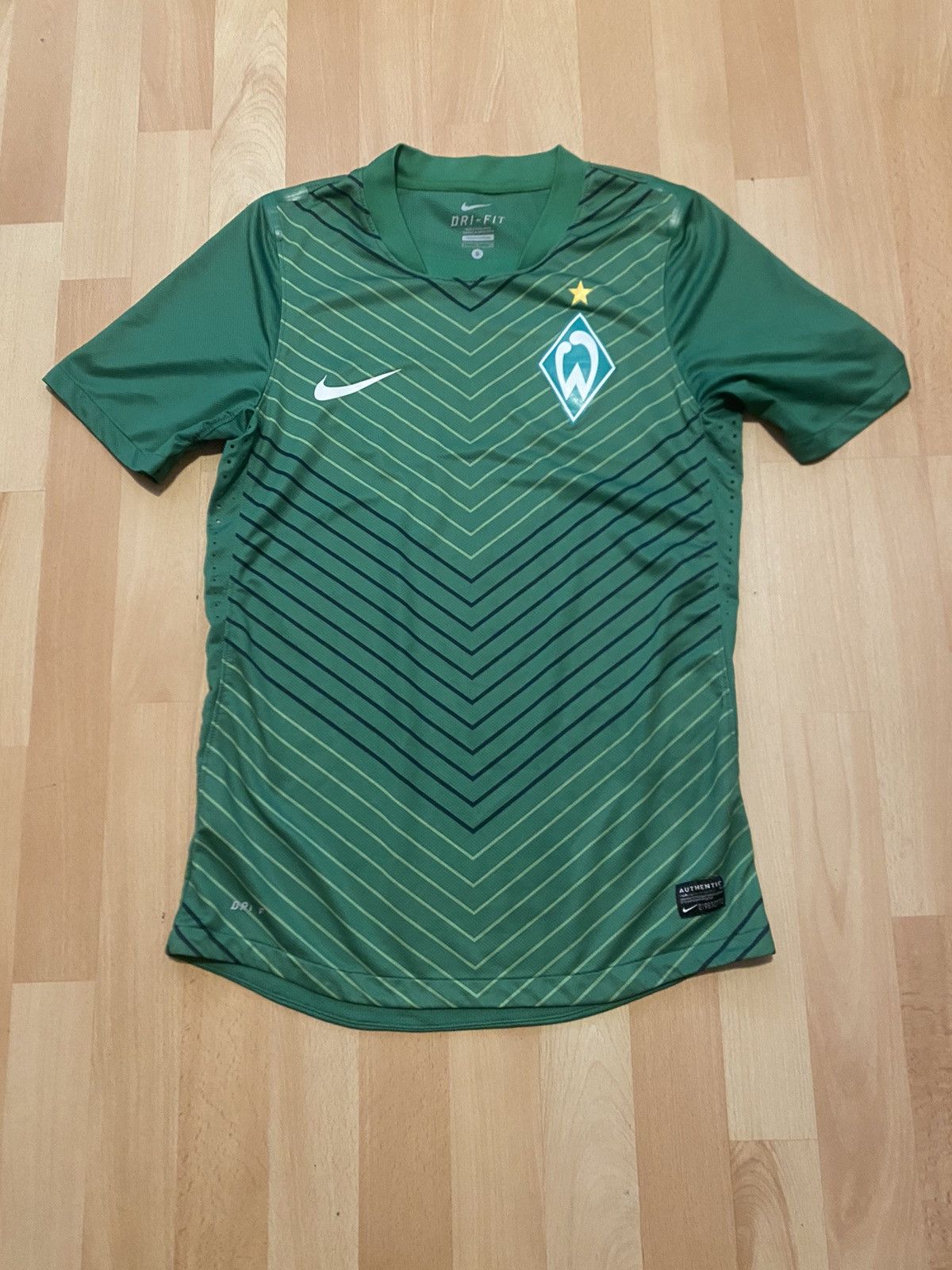 Nike Werder Bremen 2011 Nike soccer jersey Size US S / EU 44-46 / 1 - 1 Thumbnail