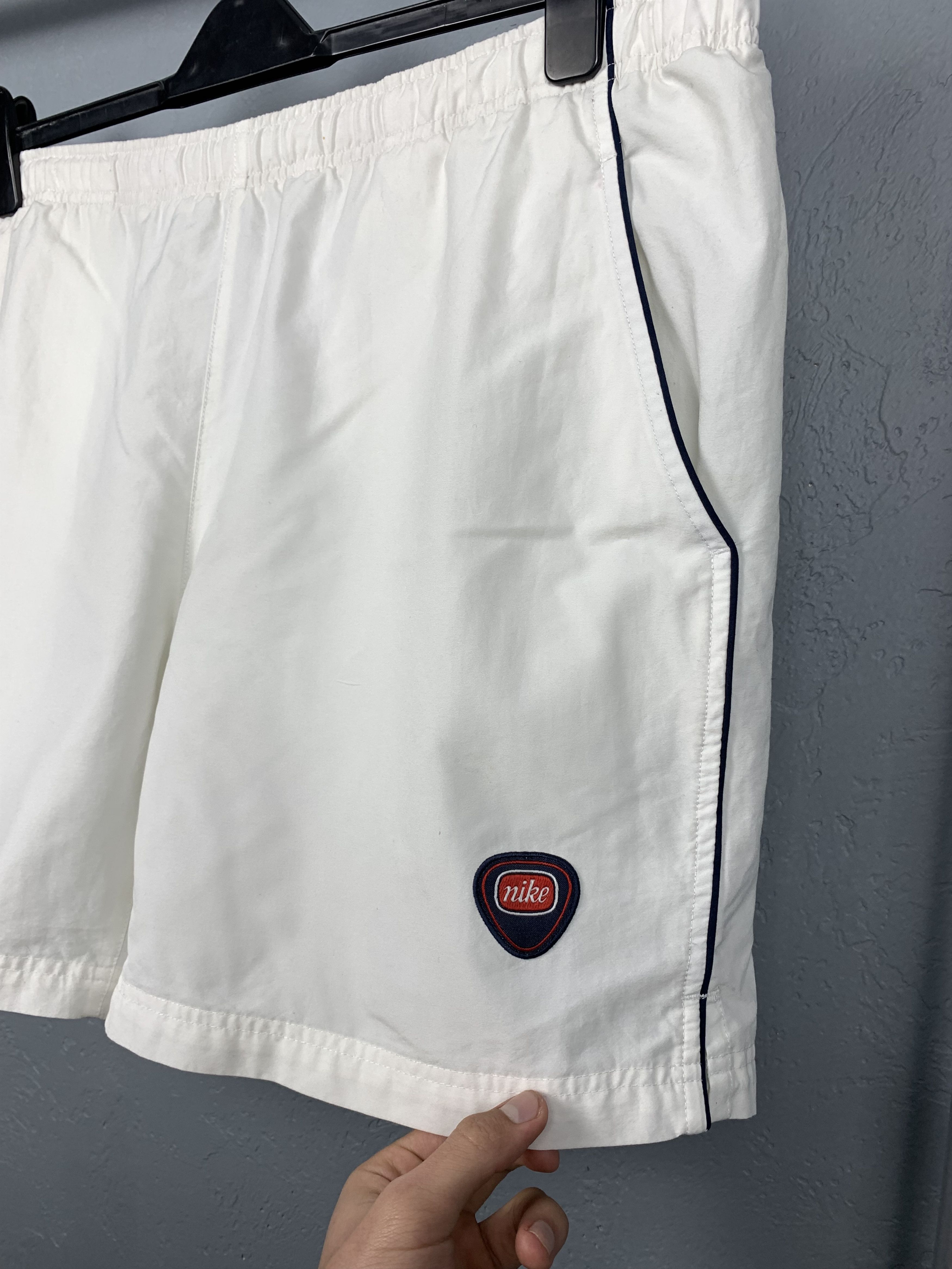 Nike Nike Vintage Mens Nylon Shorts Y2K Size US 36 / EU 52 - 2 Thumbnail