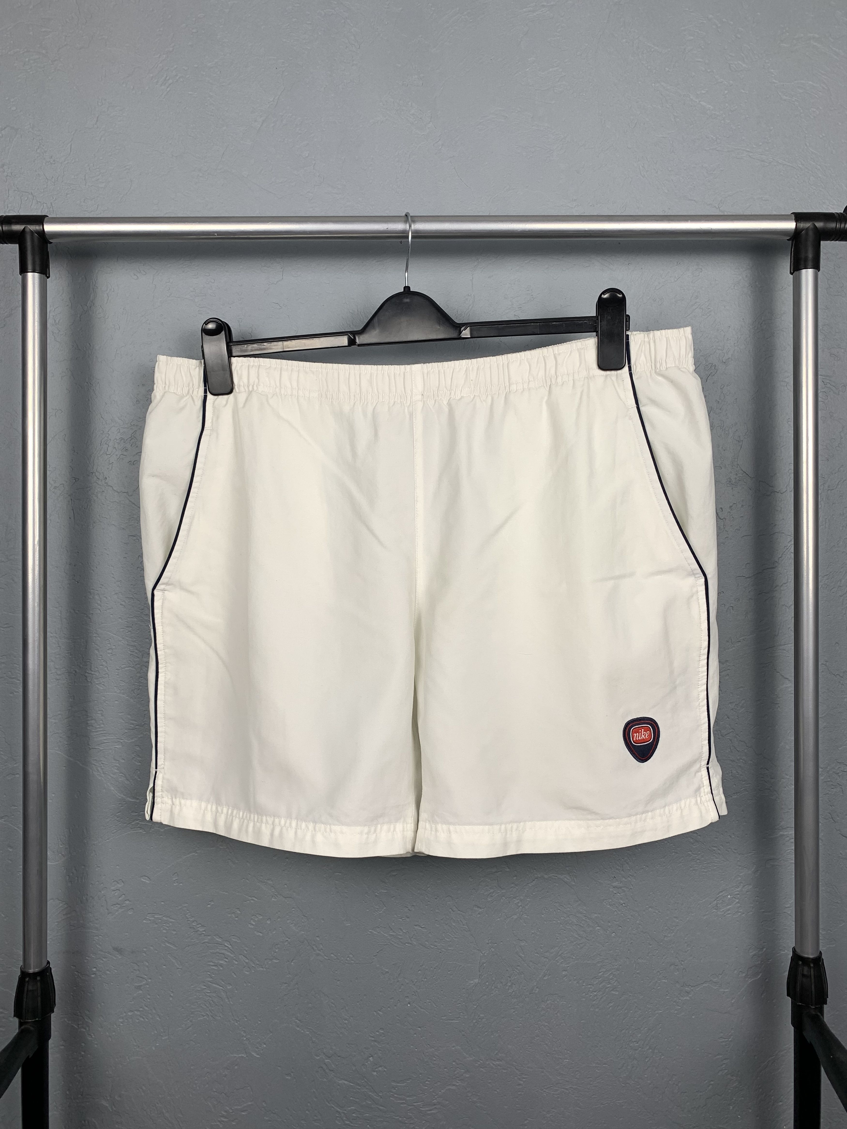 Nike Nike Vintage Mens Nylon Shorts Y2K Size US 36 / EU 52 - 1 Thumbnail