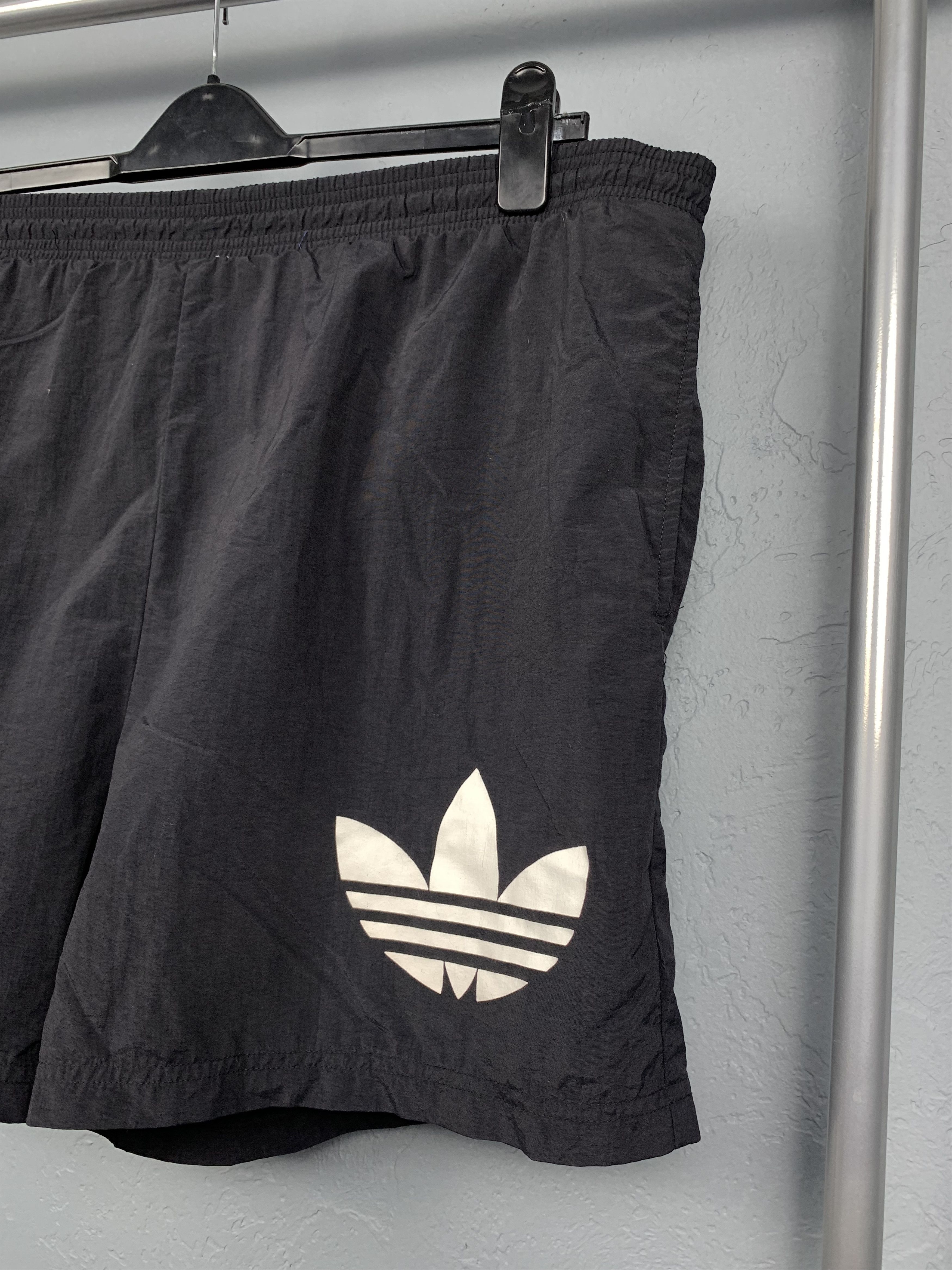 Adidas × Vintage Vintage Adidas Mens Nylon Shorts Size US 36 / EU 52 - 2 Thumbnail
