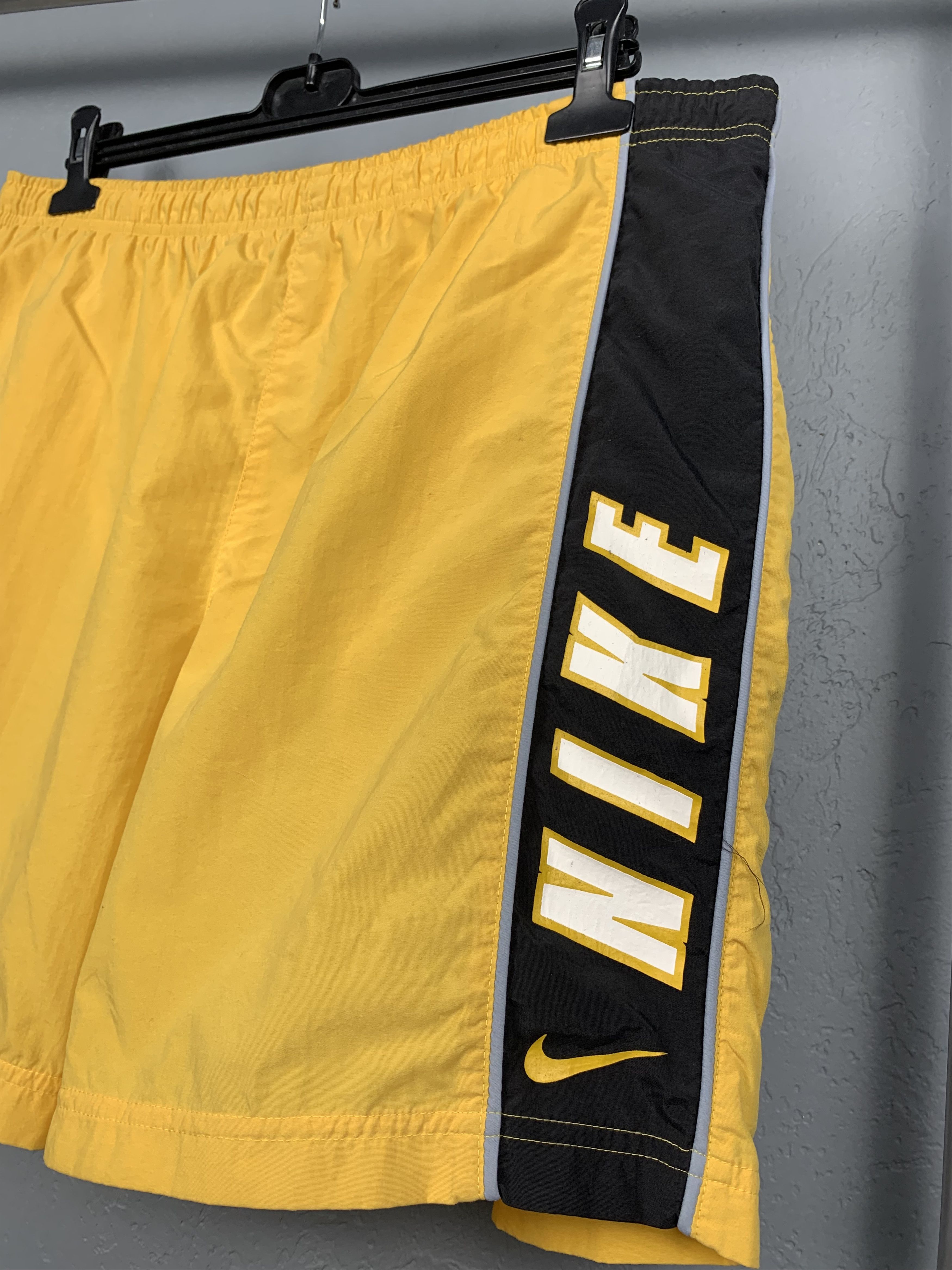 Nike × Vintage Nike 90s Vintage Mens Nylon Shorts Big Logo Swoosh Size US 34 / EU 50 - 2 Thumbnail