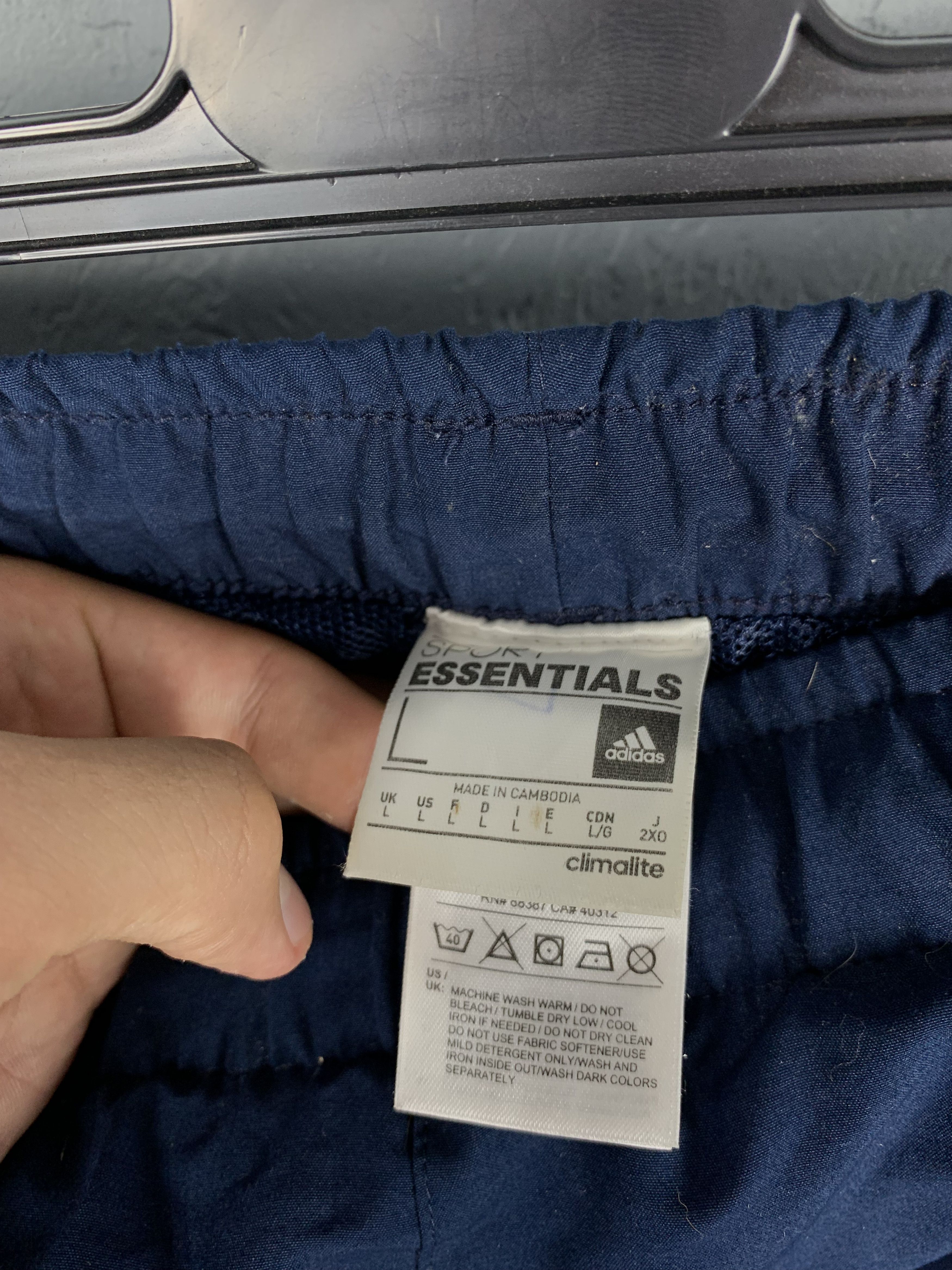 Adidas × Vintage Adidas Vintage Mens Nylon Shorts Y2K Size US 34 / EU 50 - 4 Thumbnail