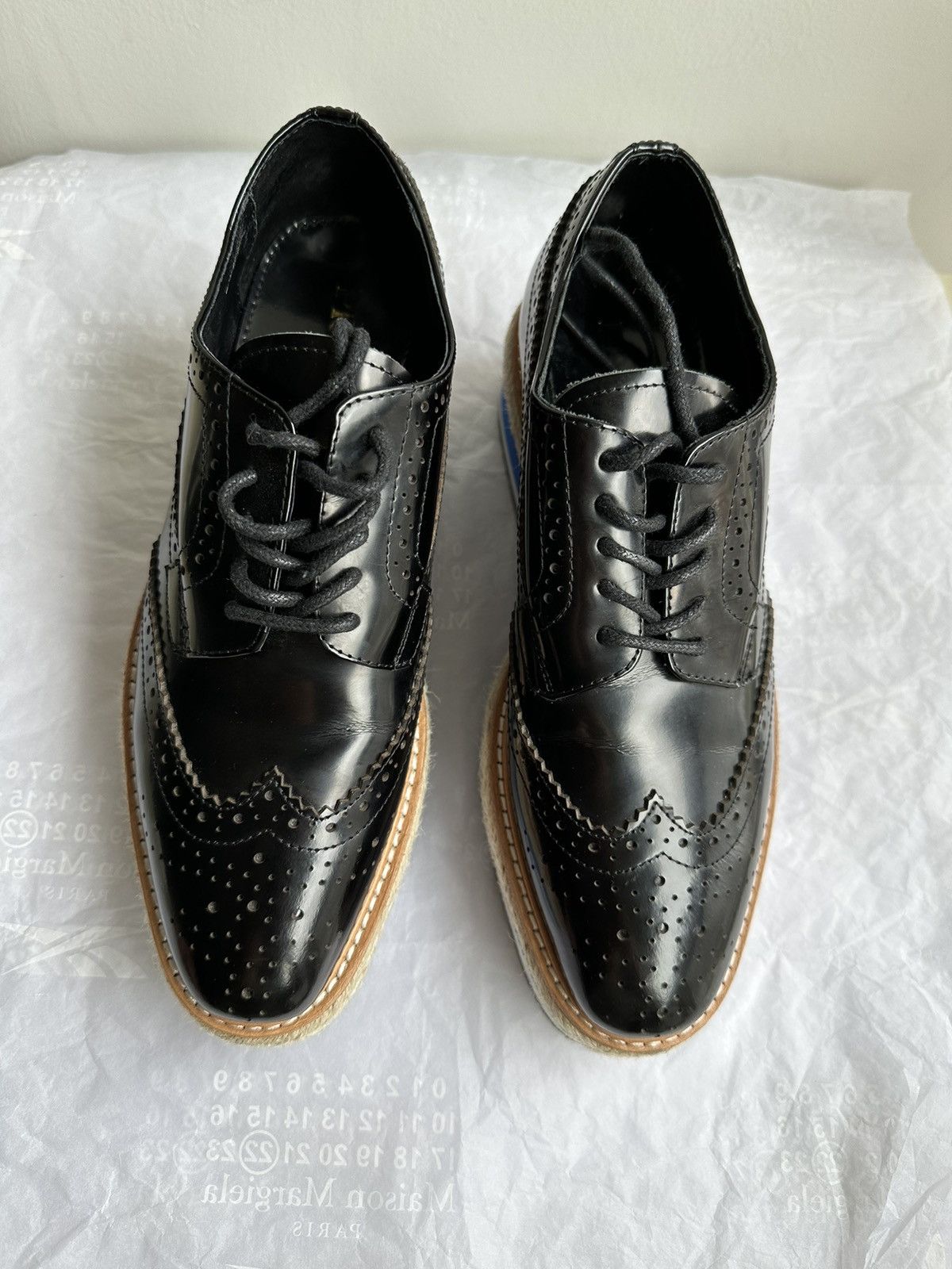 Prada 900$ Prada Perforated Wingtip Derby shoes white blue stripe Size US 6 / EU 39 - 5 Thumbnail