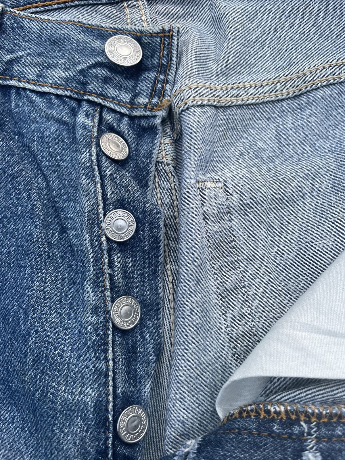 Levi's Vintage Levi’s 501 2000 Usa Aging Faded Wash Size US 31 - 18 Thumbnail
