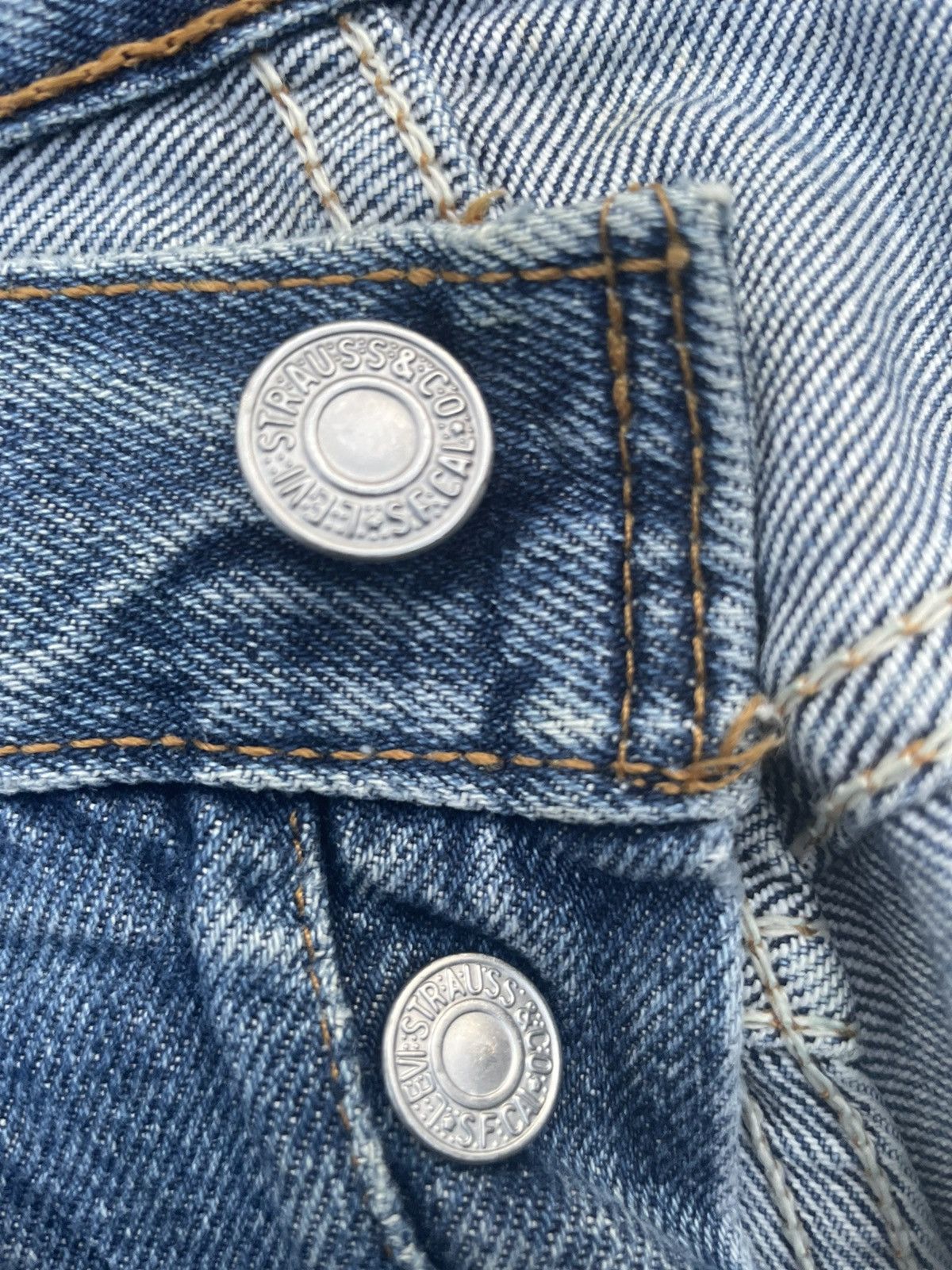 Levi's Vintage Levi’s 501 2000 Usa Aging Faded Wash Size US 31 - 17 Thumbnail