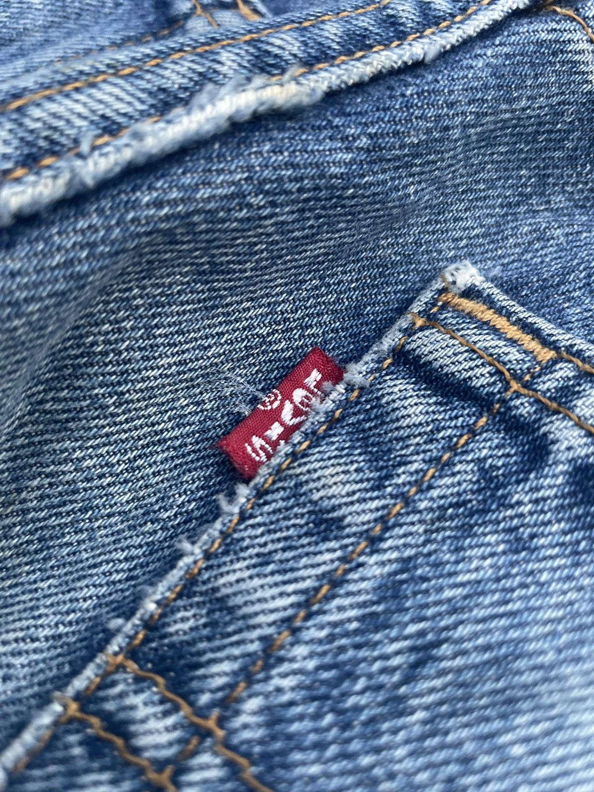 Levi's Vintage Levi’s 501 2000 Usa Aging Faded Wash Size US 31 - 11 Thumbnail
