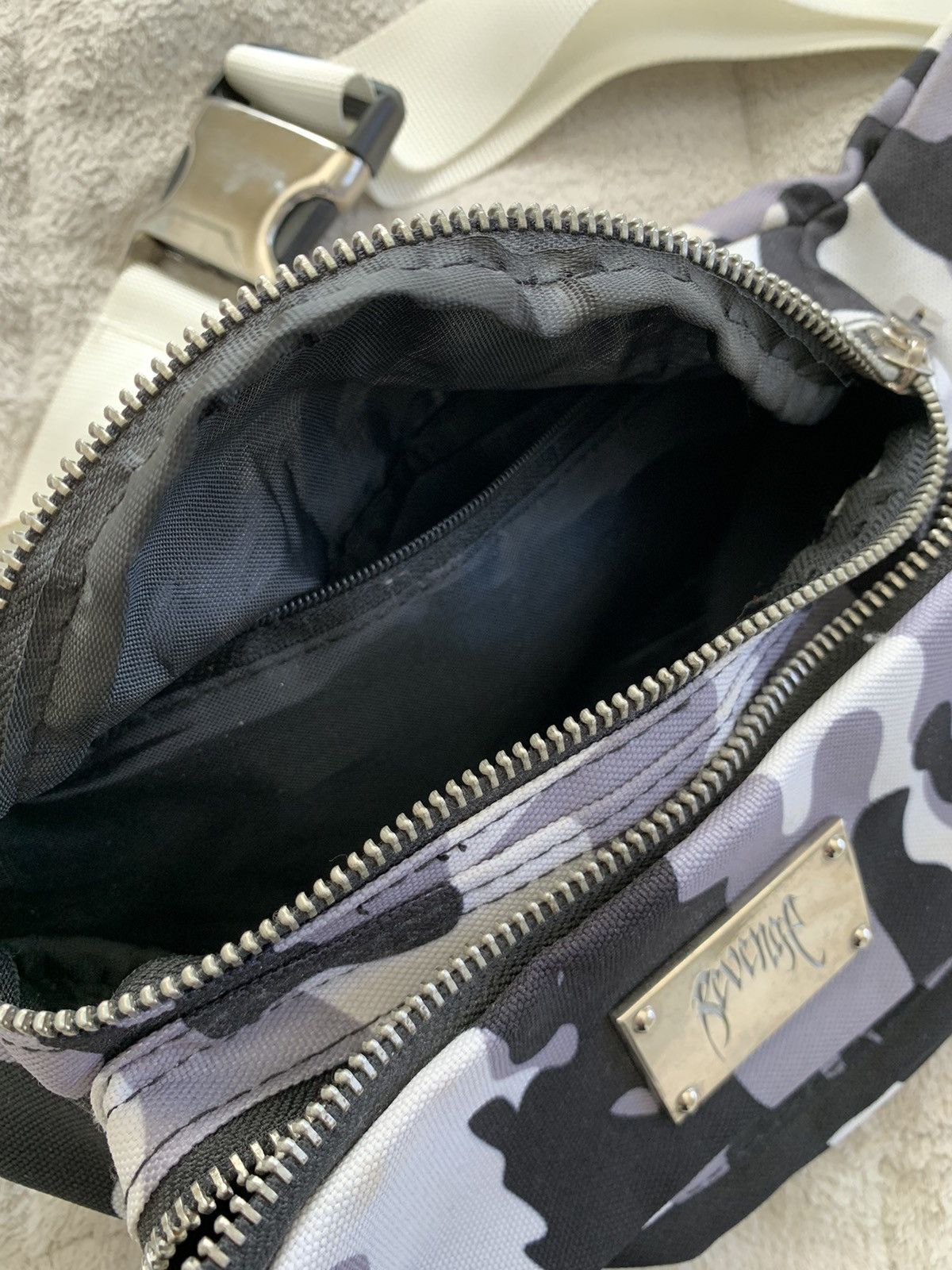 Revenge Revenge Snow Camo Sling Bag Size ONE SIZE - 5 Thumbnail