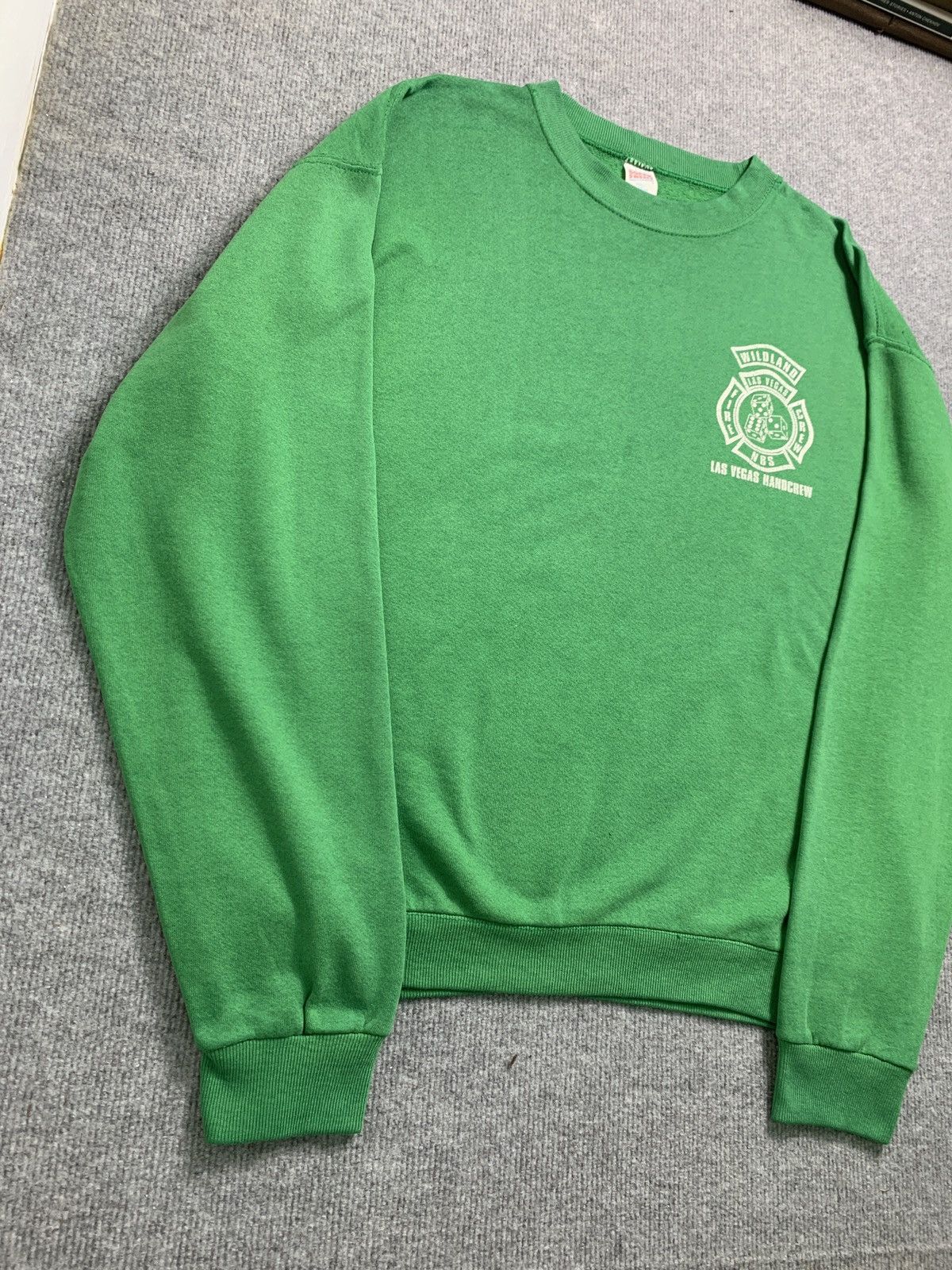 Vintage Vintage 80s Las Vegas Handcrew Crewneck Sweatshirt Size US L / EU 52-54 / 3 - 10 Thumbnail