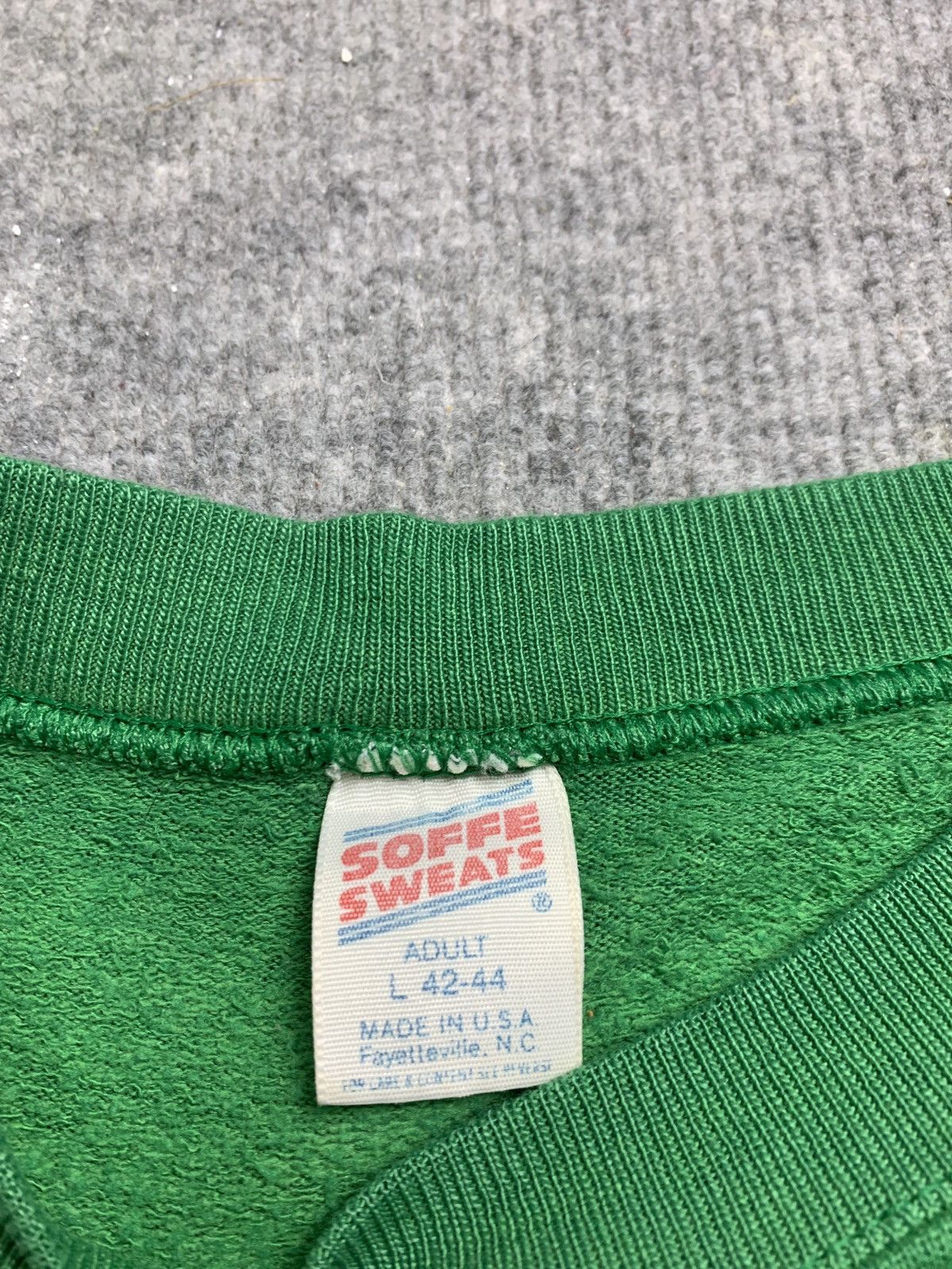 Vintage Vintage 80s Las Vegas Handcrew Crewneck Sweatshirt Size US L / EU 52-54 / 3 - 5 Thumbnail