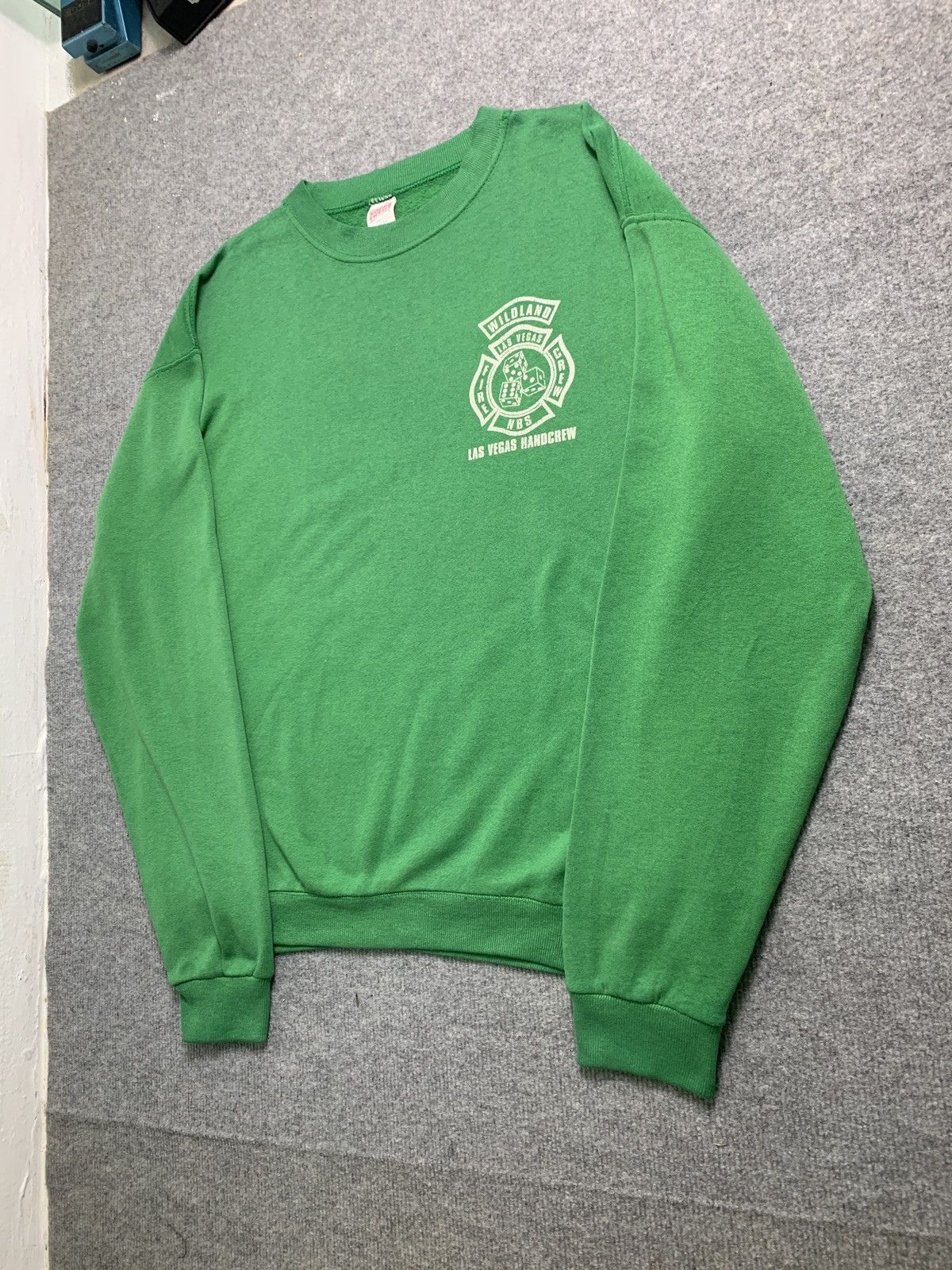 Vintage Vintage 80s Las Vegas Handcrew Crewneck Sweatshirt Size US L / EU 52-54 / 3 - 9 Thumbnail