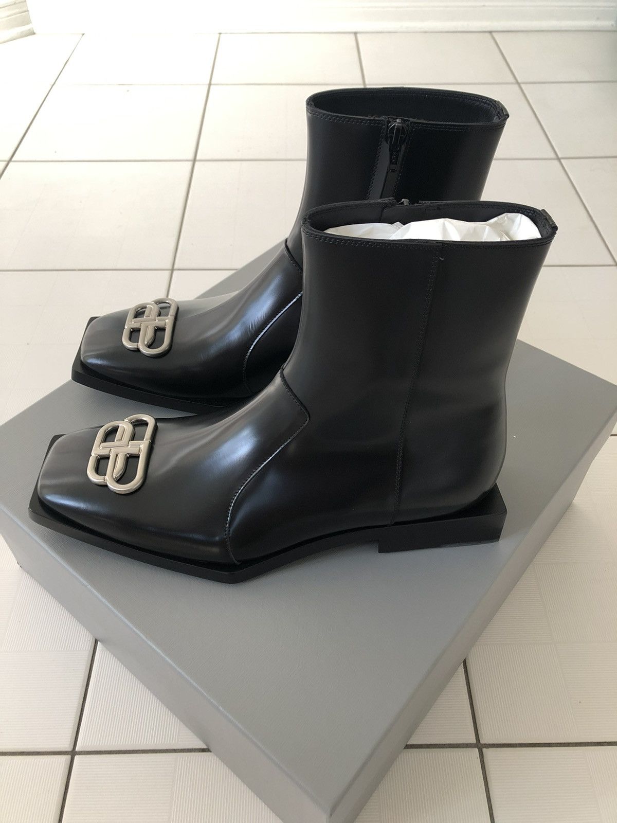 Balenciaga NEW 42 Block Square Leather BB Logo Metal Zip Chelsea Boots Size US 9 / EU 42 - 10 Thumbnail