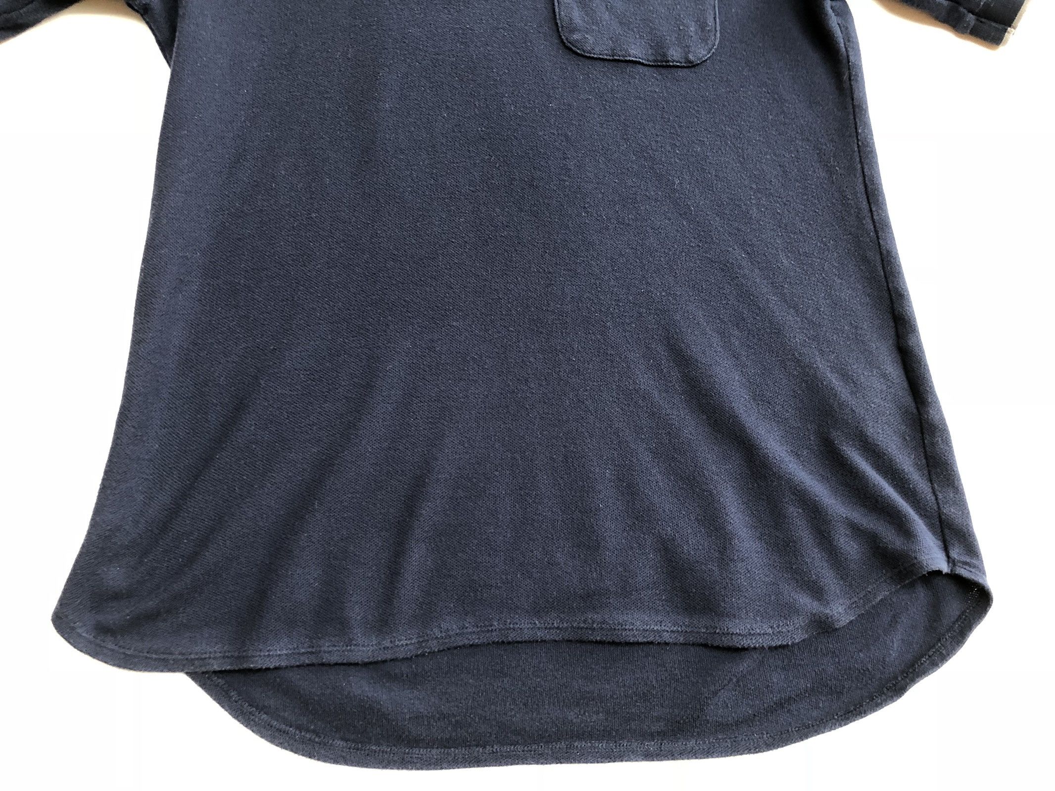 Undercover × Uniqlo UNIQLO X UNDERCOVER POLOS SIZE M Size US M / EU 48-50 / 2 - 5 Thumbnail